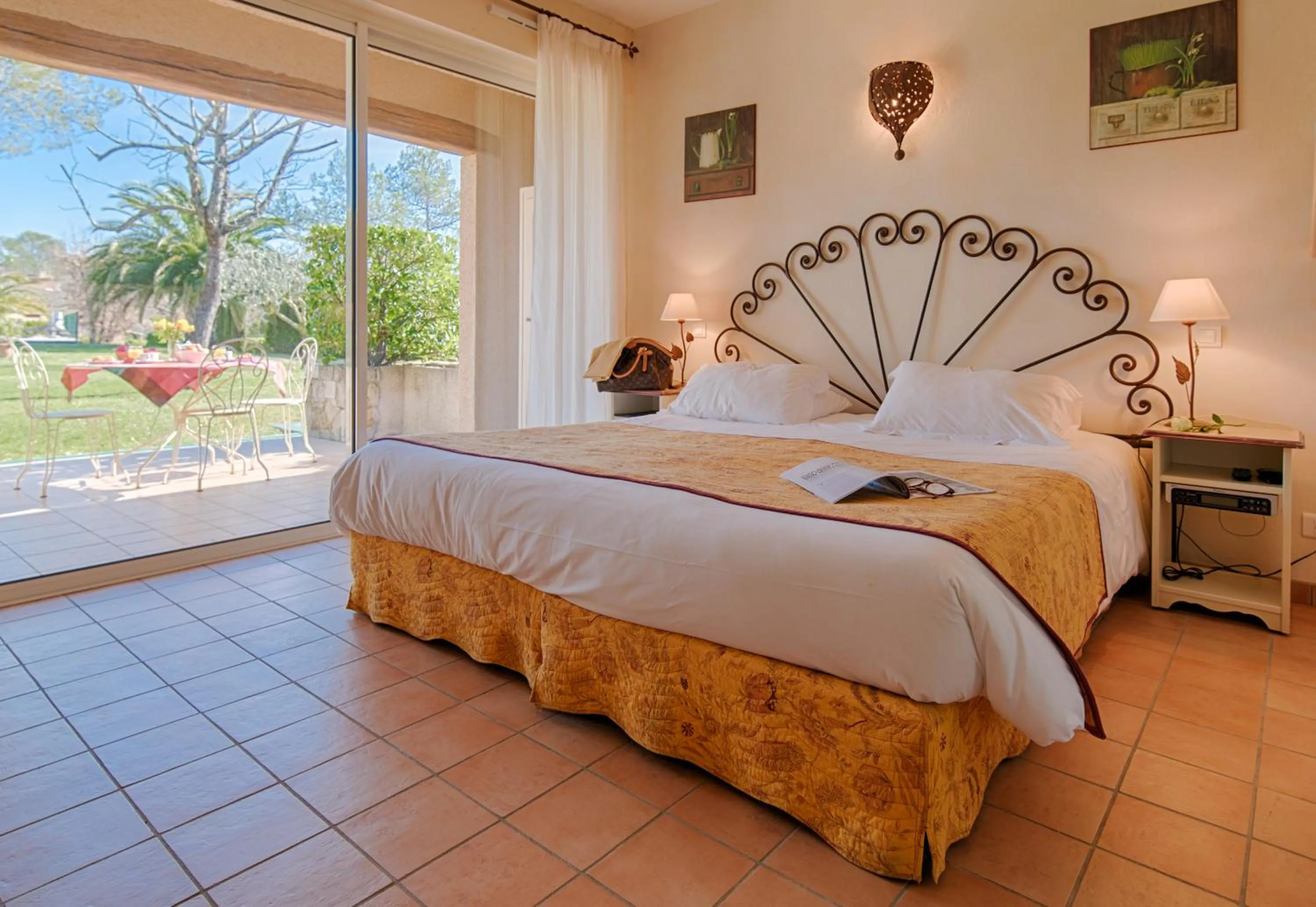 Bed in La Résidence du Moulin