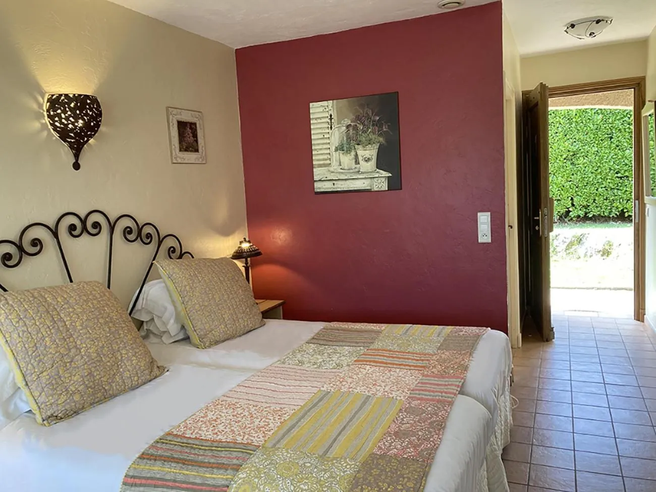 Property building, Bed in La Résidence du Moulin