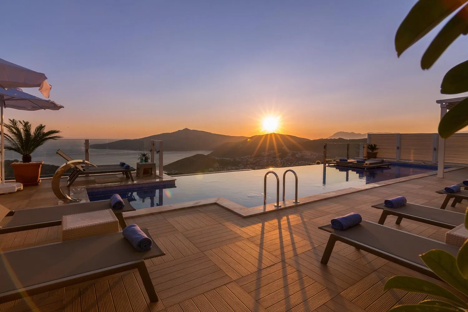 Pool view in Villa La Mer Azur