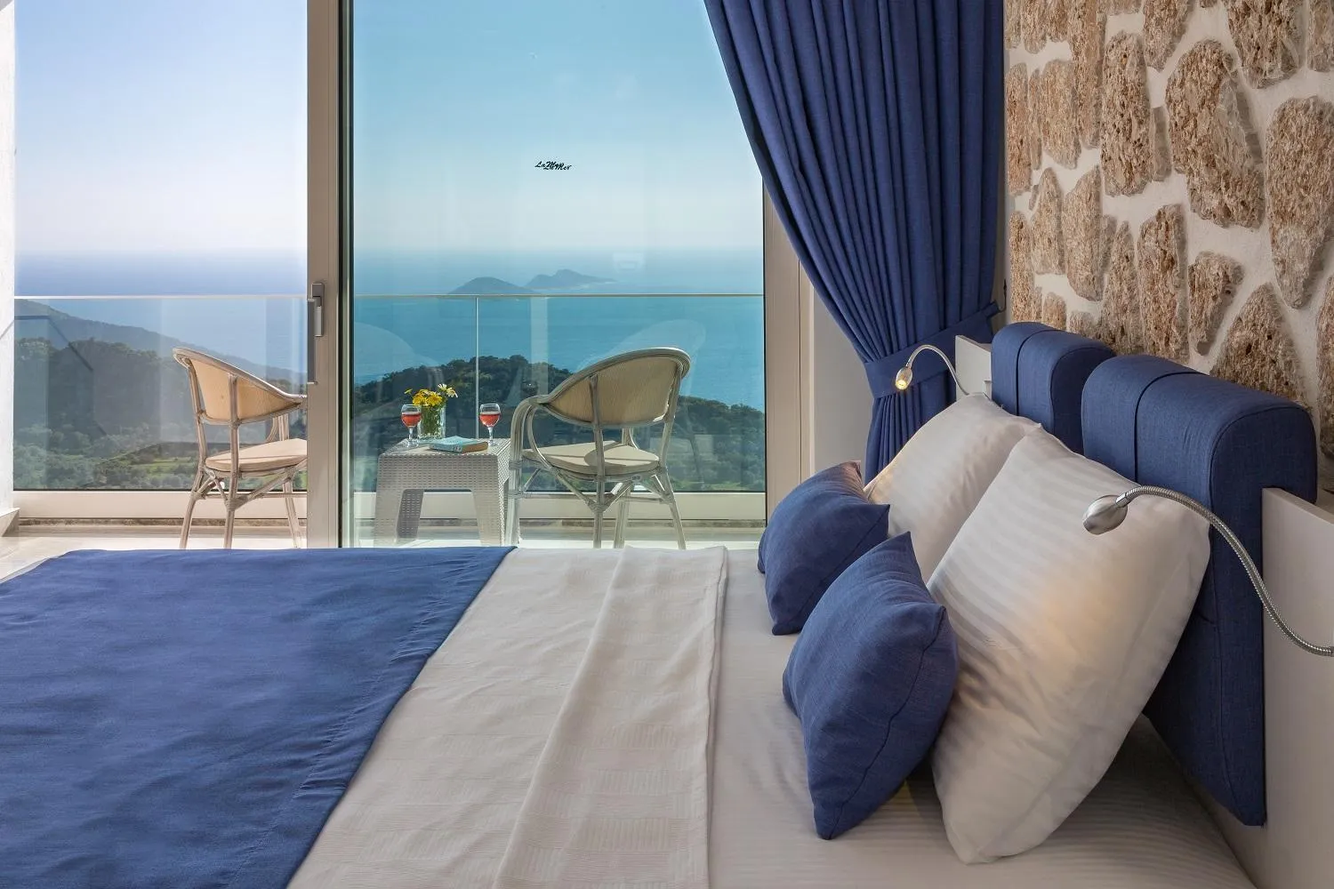 Bedroom, Bed in Villa La Mer Azur