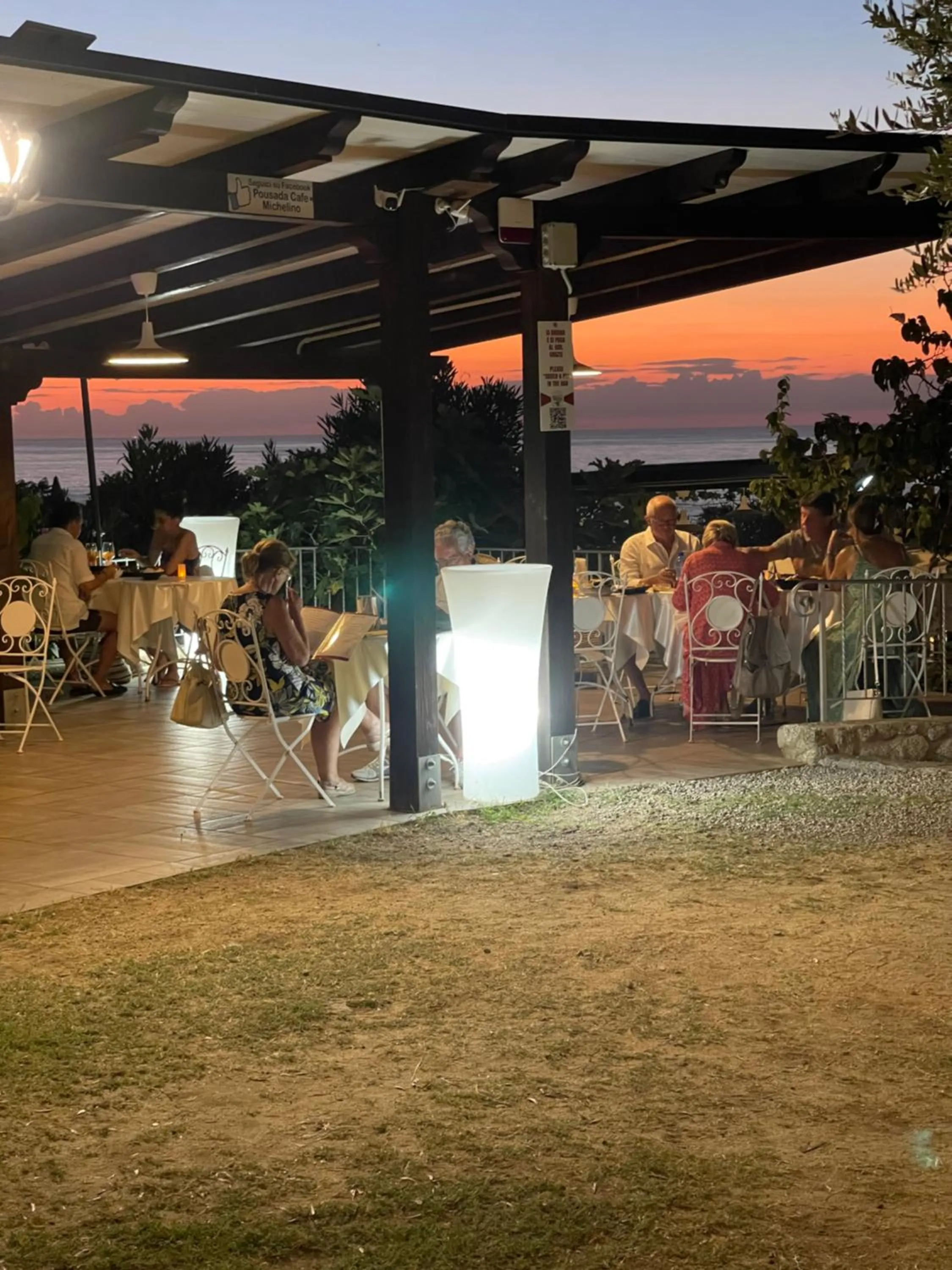 Lounge or bar in Appartamenti Pousada Michelino