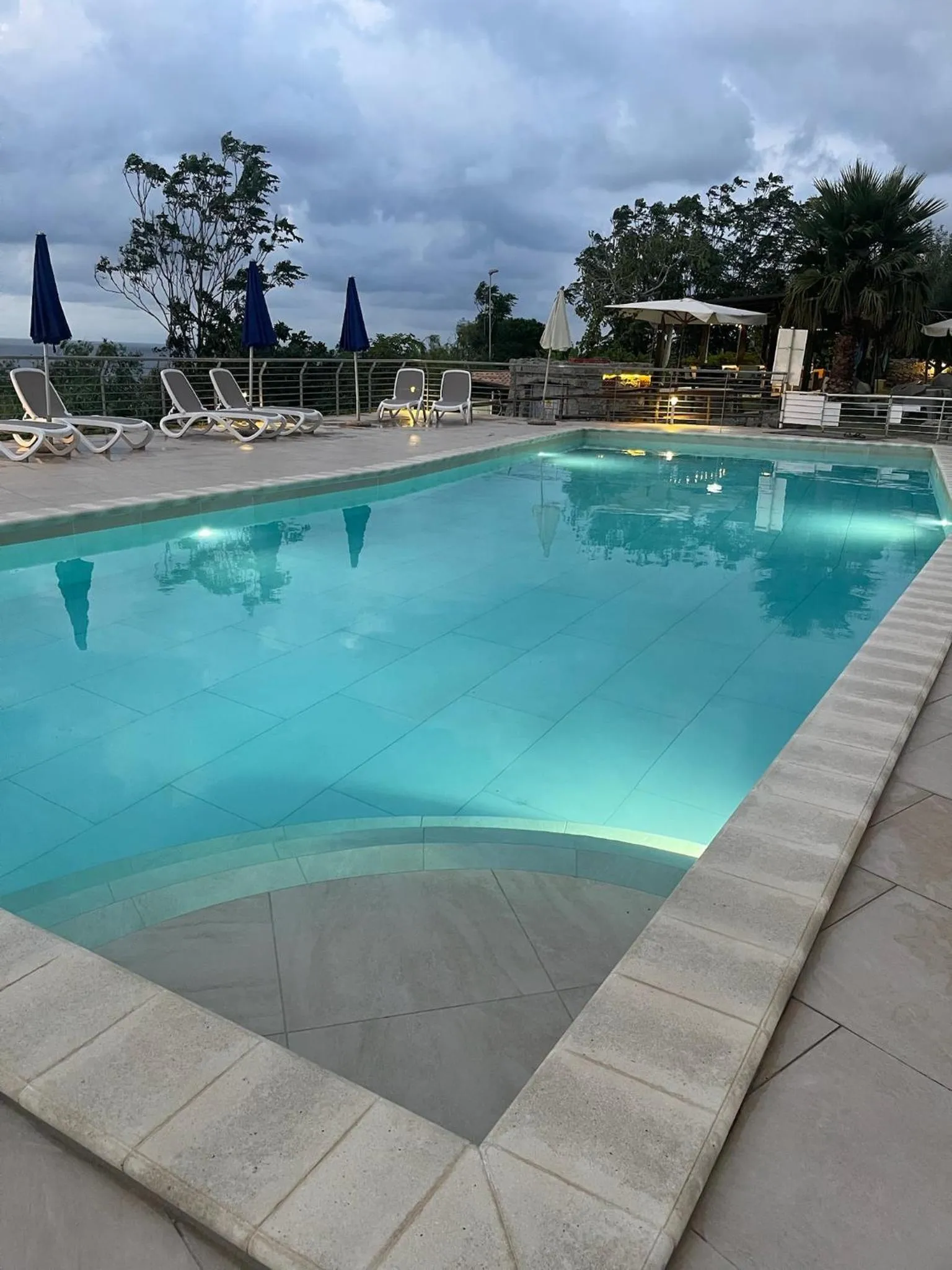 Swimming pool in Appartamenti Pousada Michelino