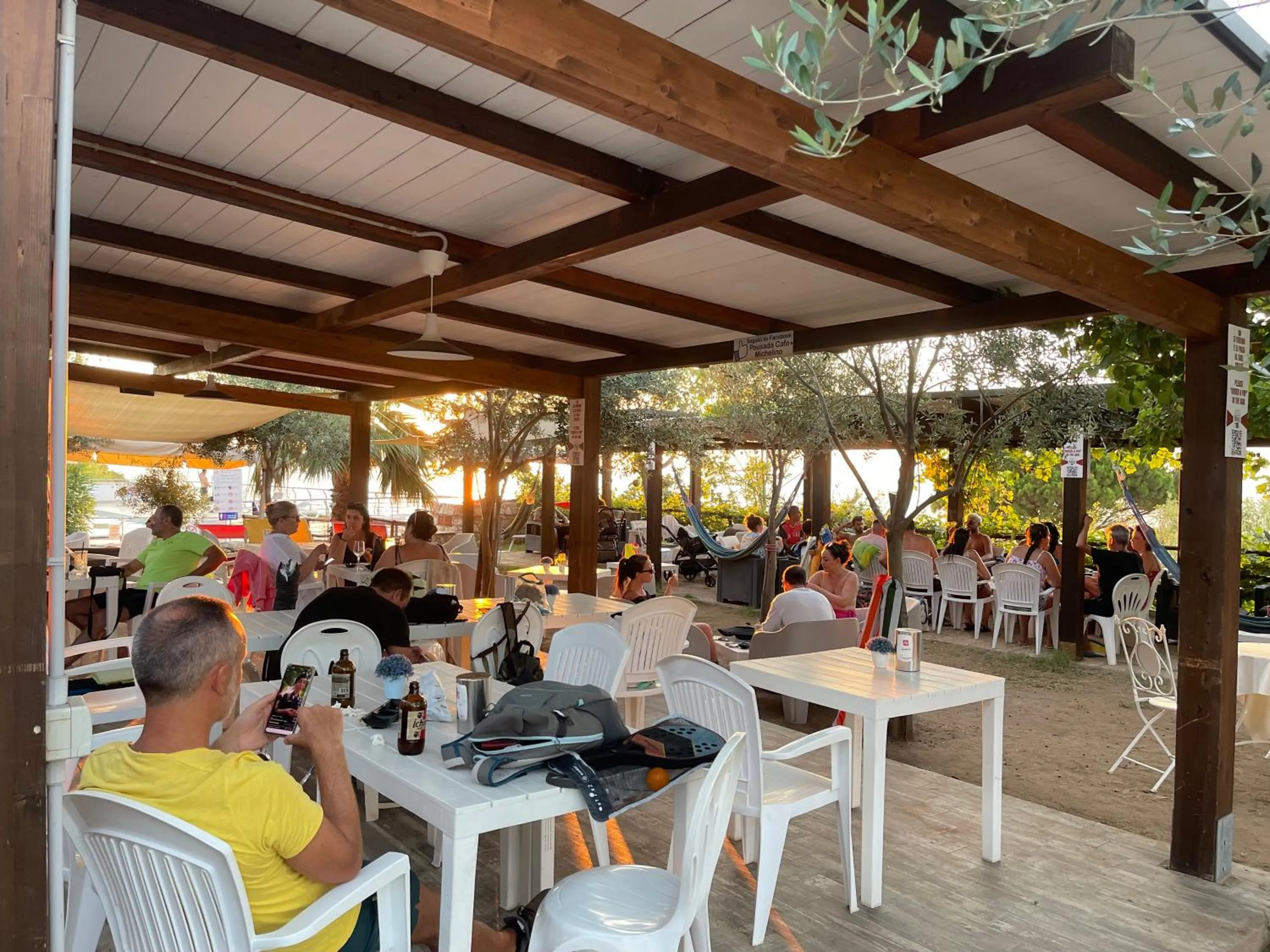 Restaurant/places to eat in Appartamenti Pousada Michelino