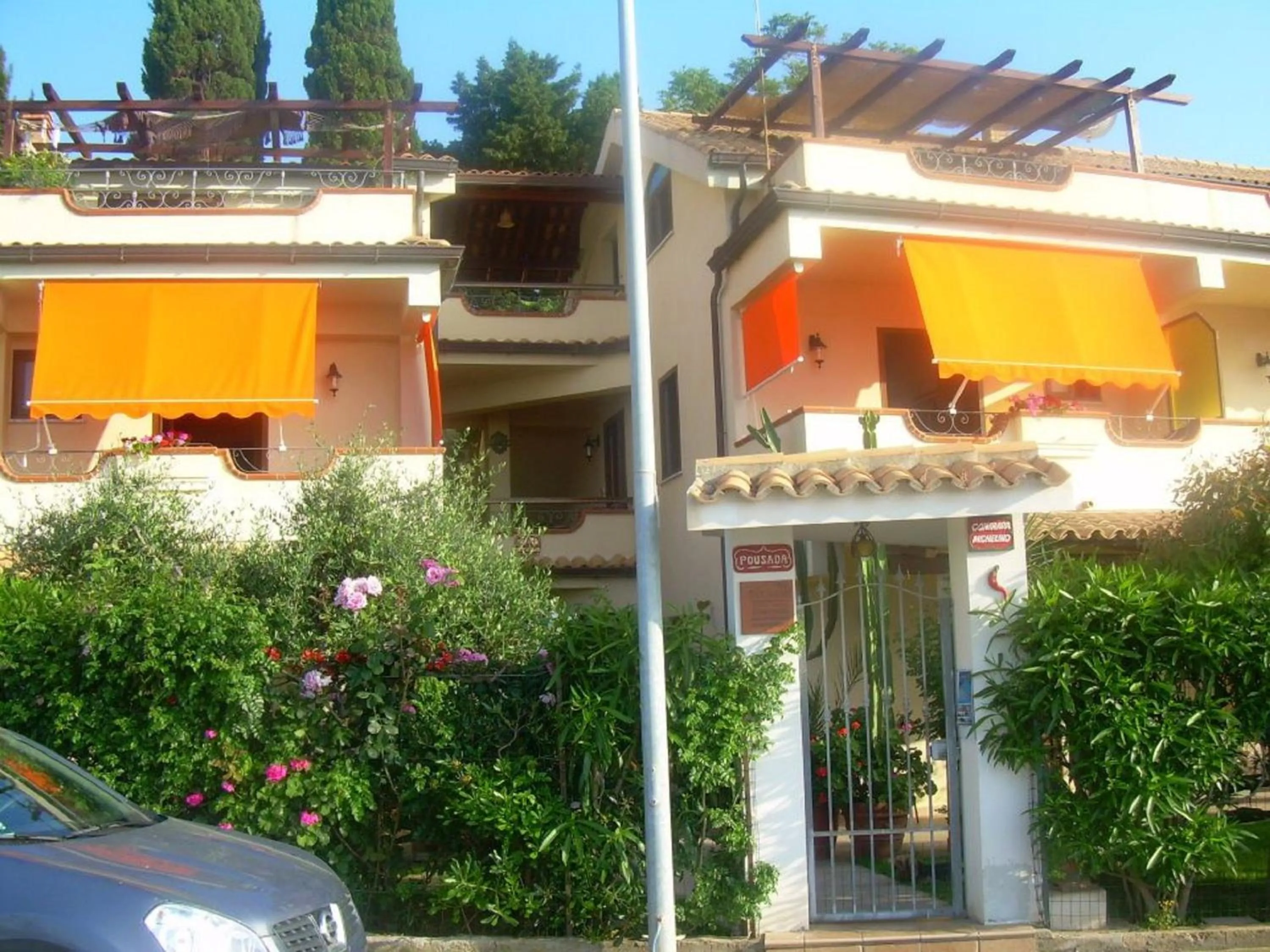 Facade/entrance in Appartamenti Pousada Michelino