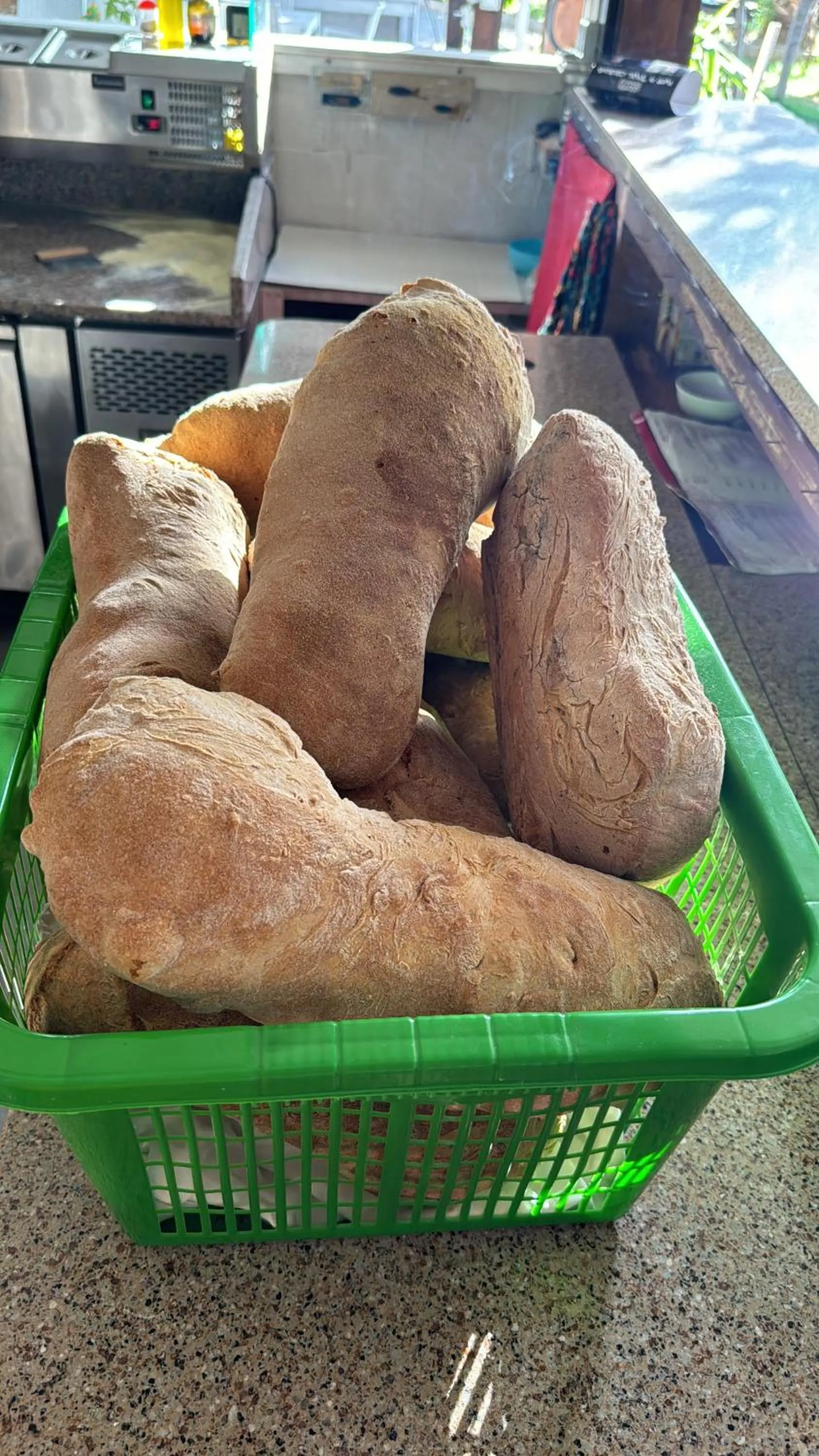 Restaurant/places to eat in Appartamenti Pousada Michelino