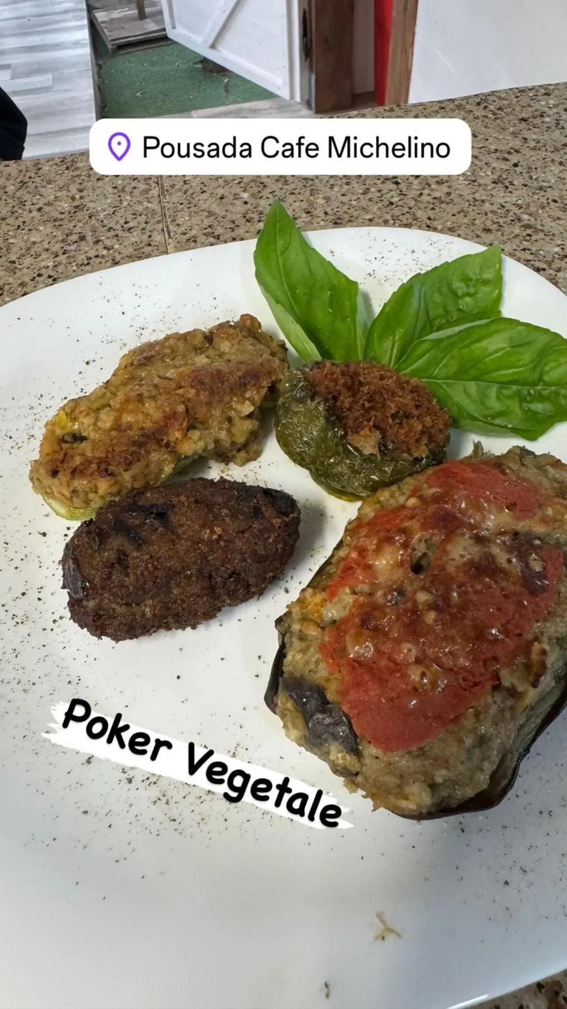 Restaurant/places to eat in Appartamenti Pousada Michelino