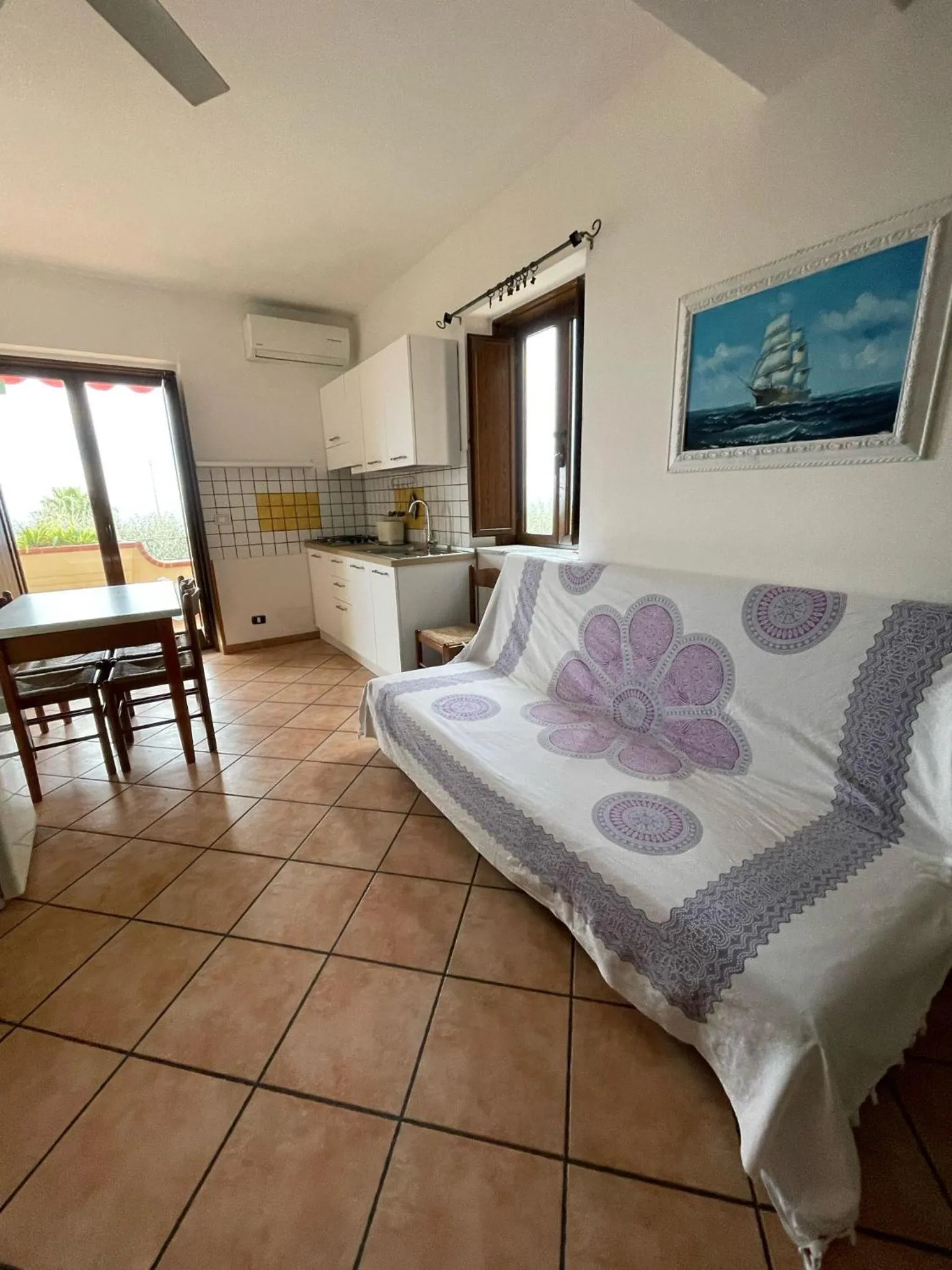 Seating area, Bed in Appartamenti Pousada Michelino