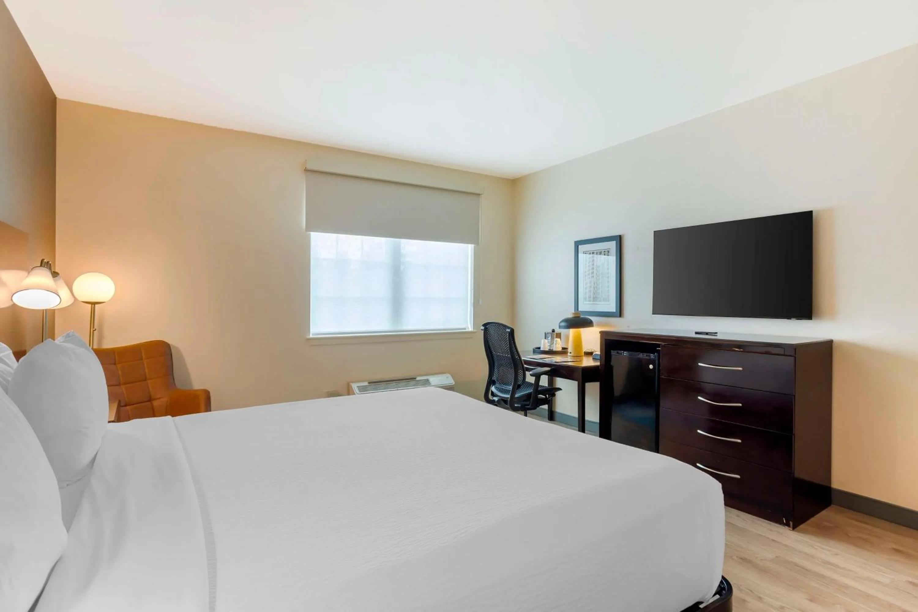 Bedroom, Bed in Best Western Plus - King of Prussia