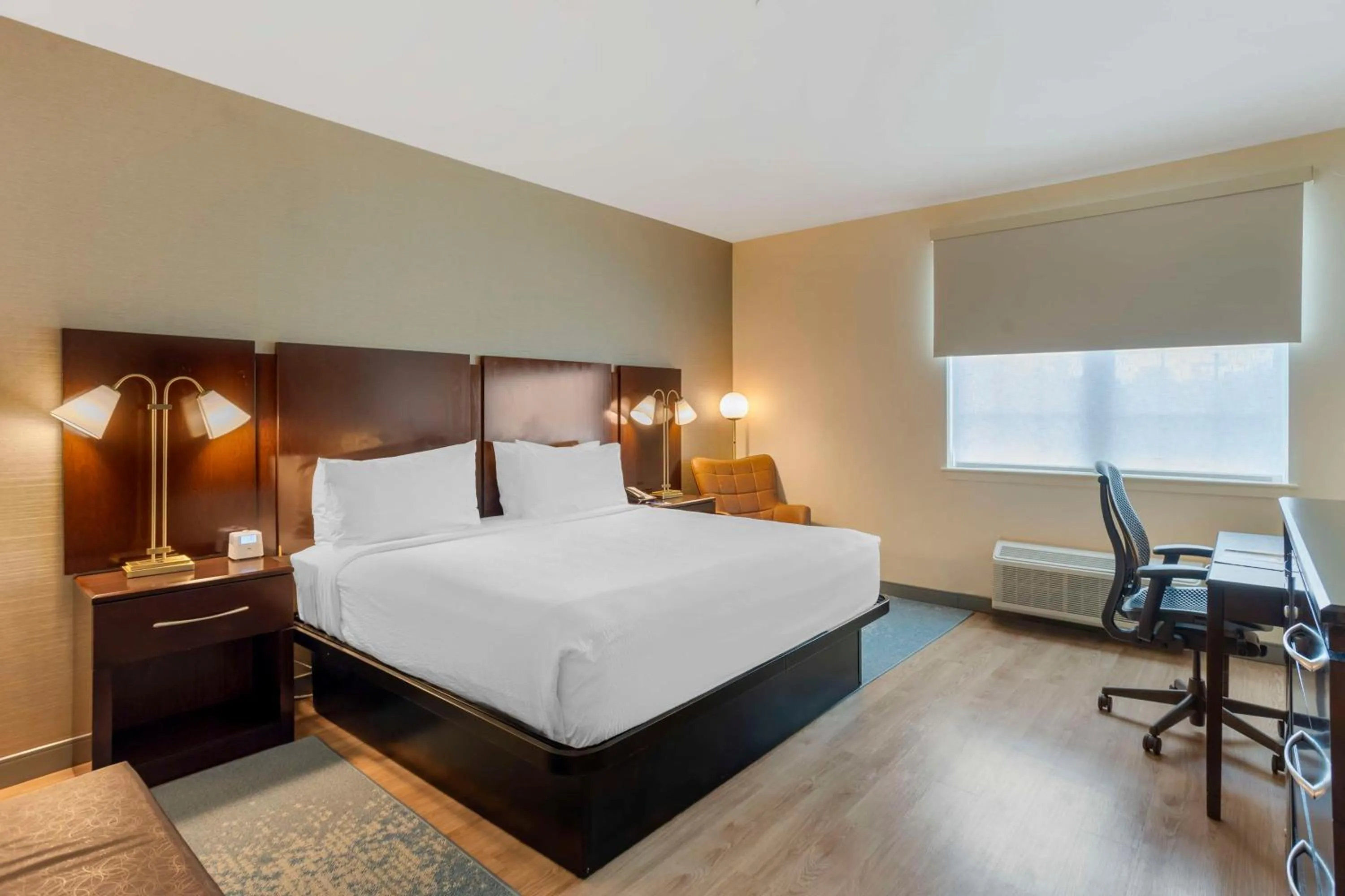 Bedroom, Bed in Best Western Plus - King of Prussia