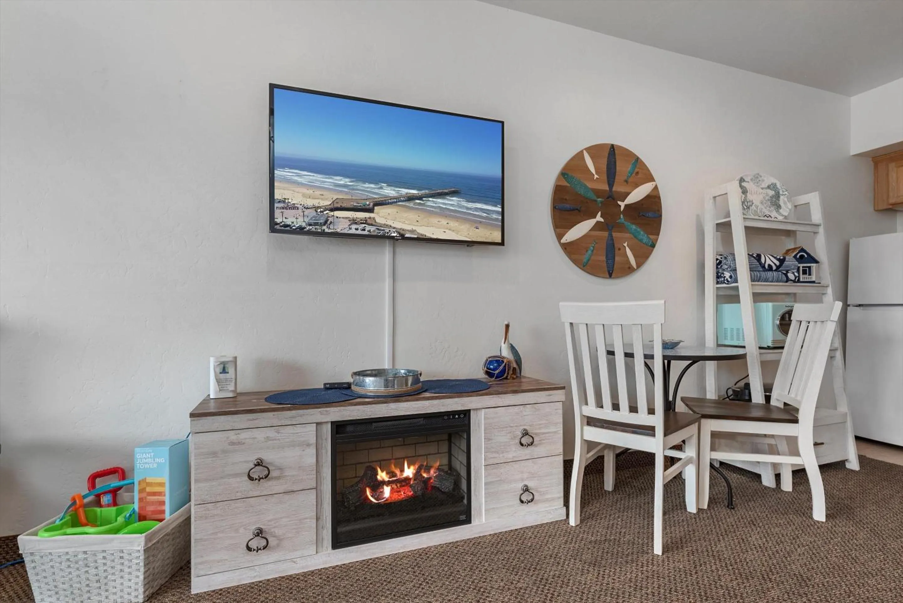 TV and multimedia in Beach House Inn & Suites