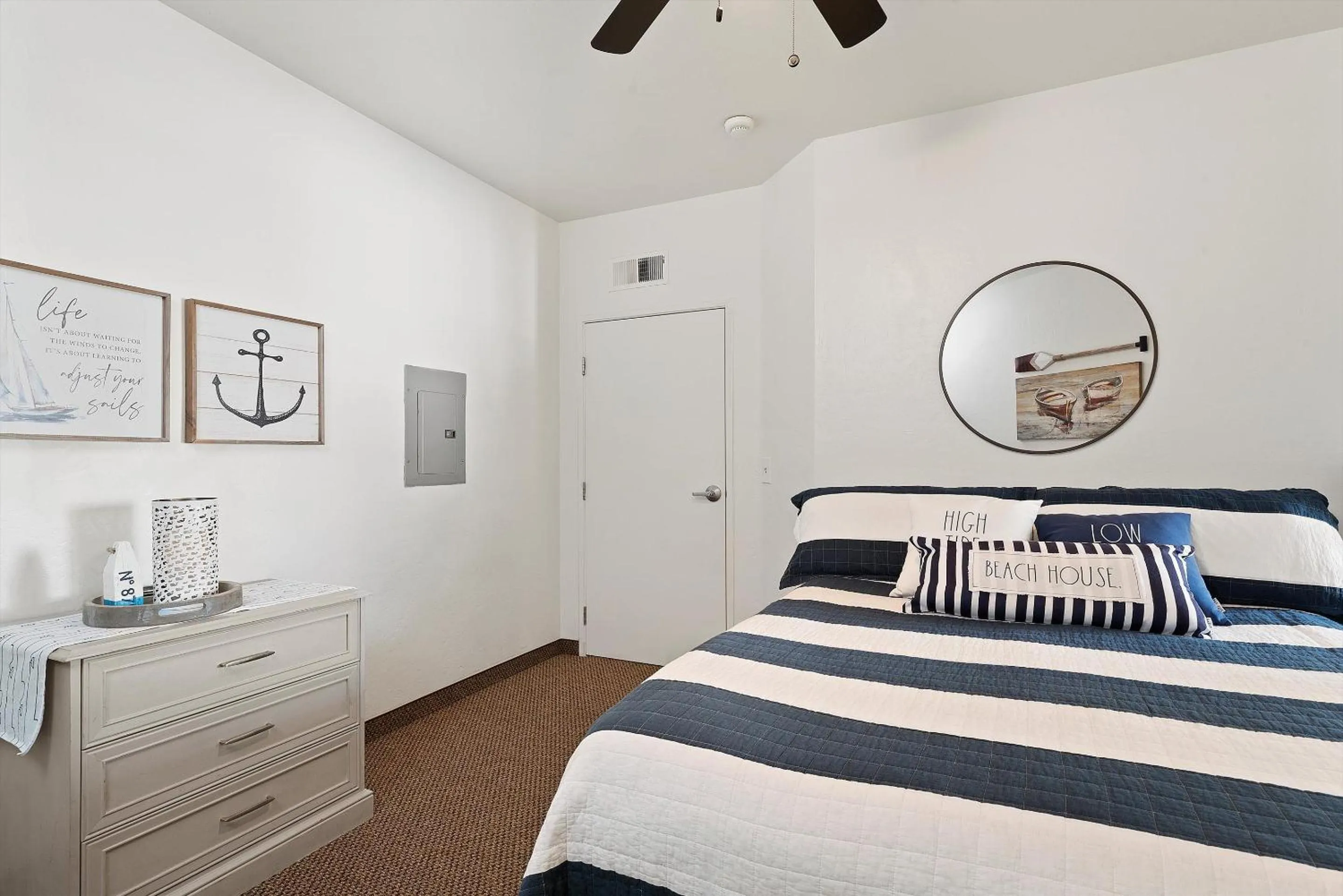 Bed in Beach House Inn & Suites