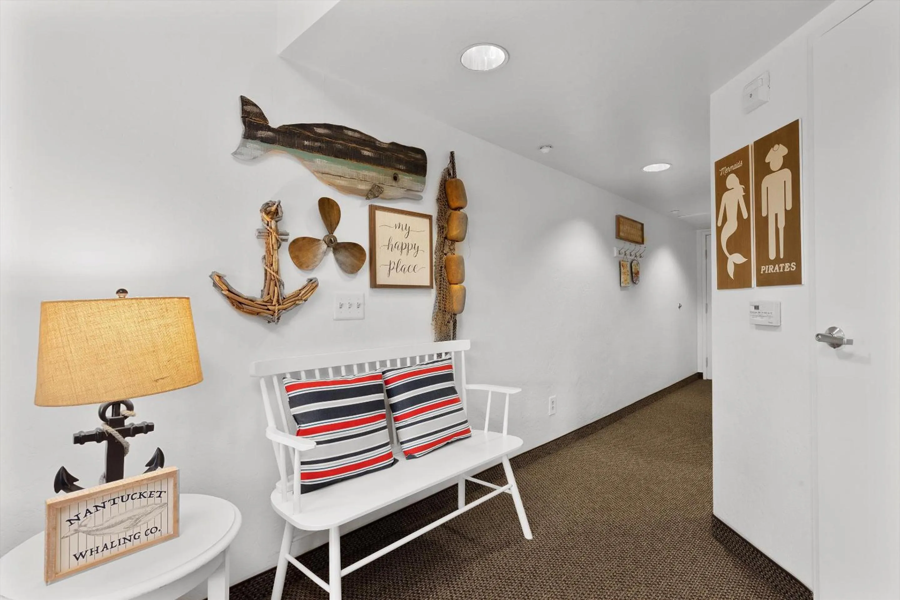 Seating area in Beach House Inn & Suites