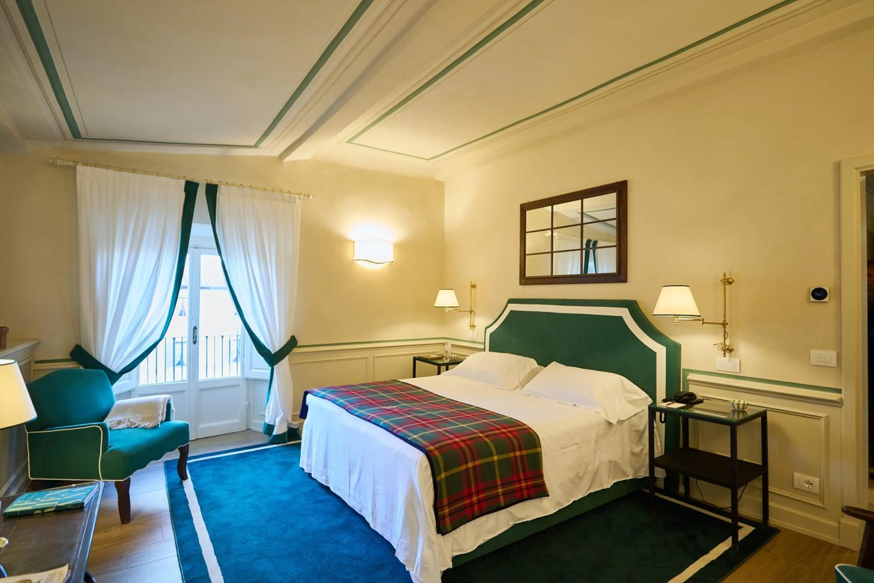 Bed in Palazzo Niccolini al Duomo Residenza D'Epoca