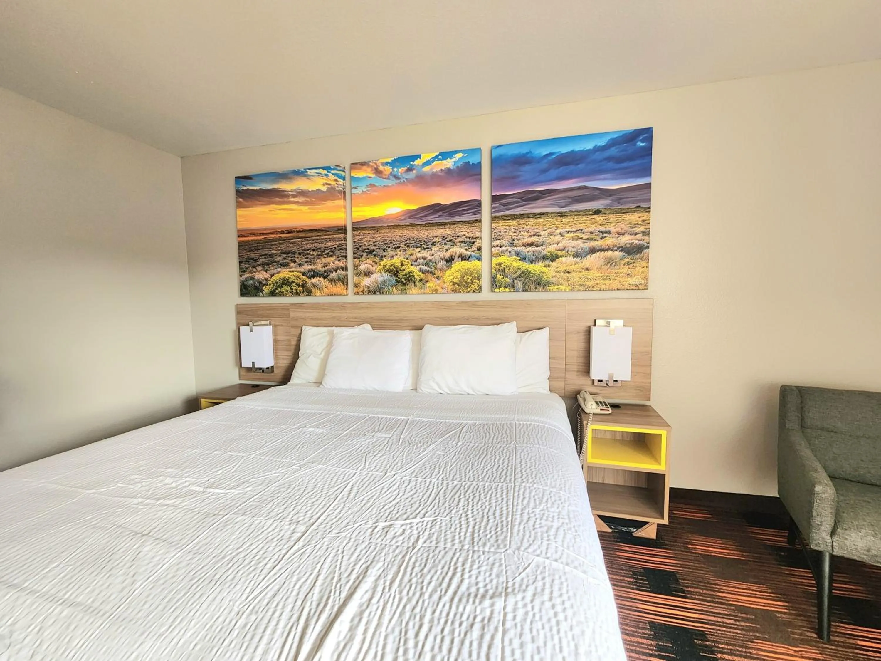 Bedroom, Bed in Days Inn by Wyndham Lumberton