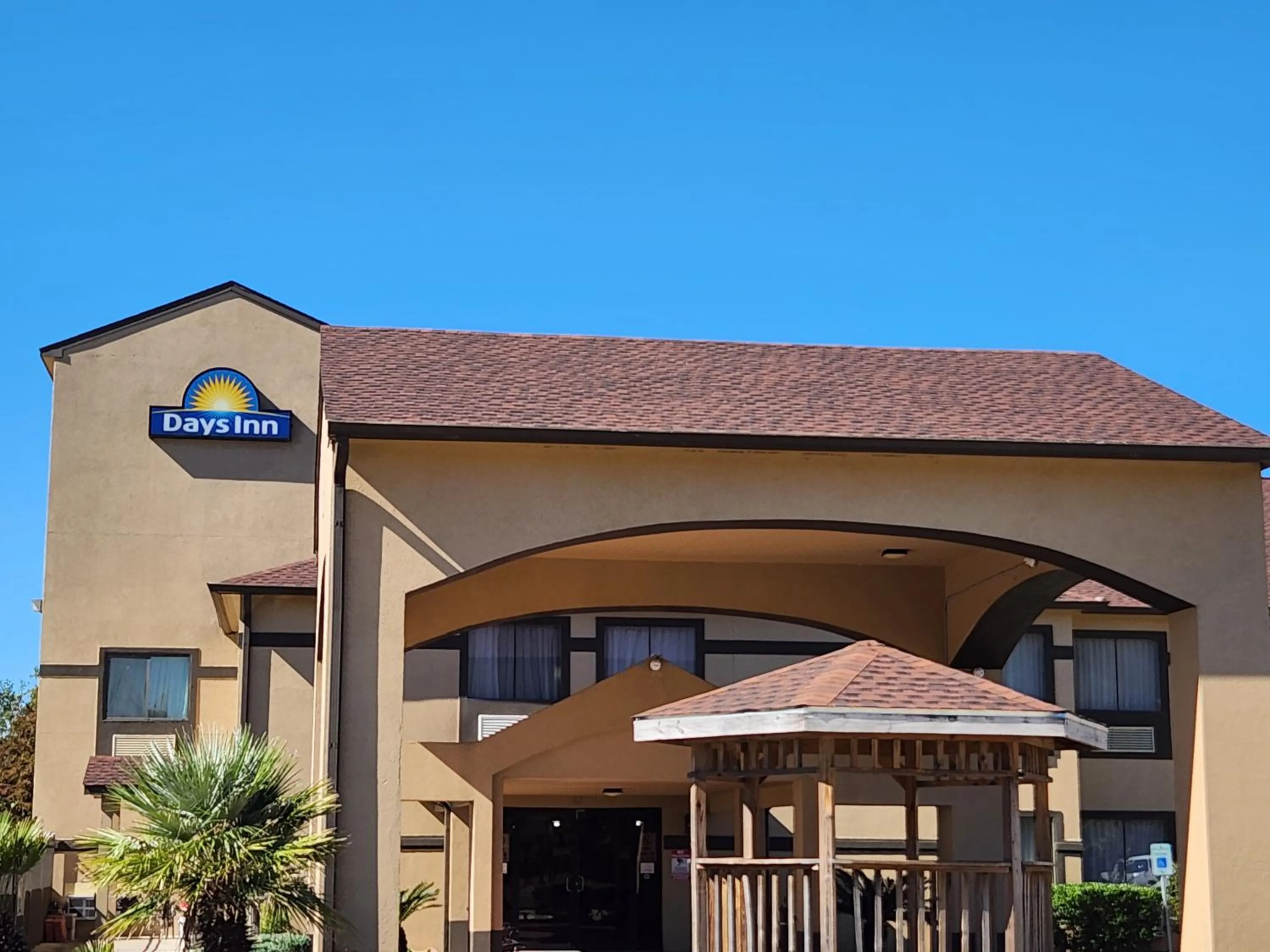 Property building in Days Inn by Wyndham Lumberton