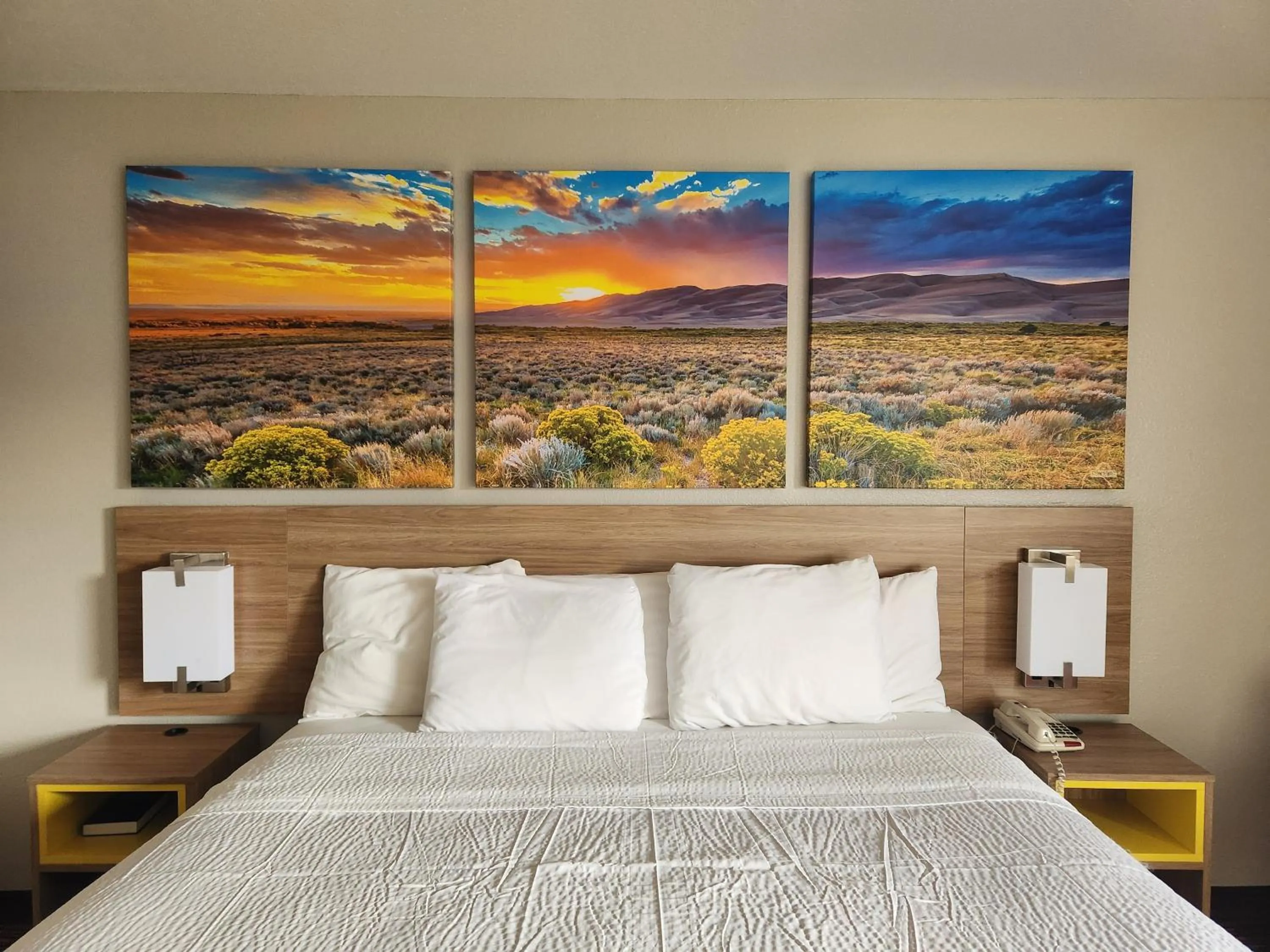 Bedroom, Bed in Days Inn by Wyndham Lumberton