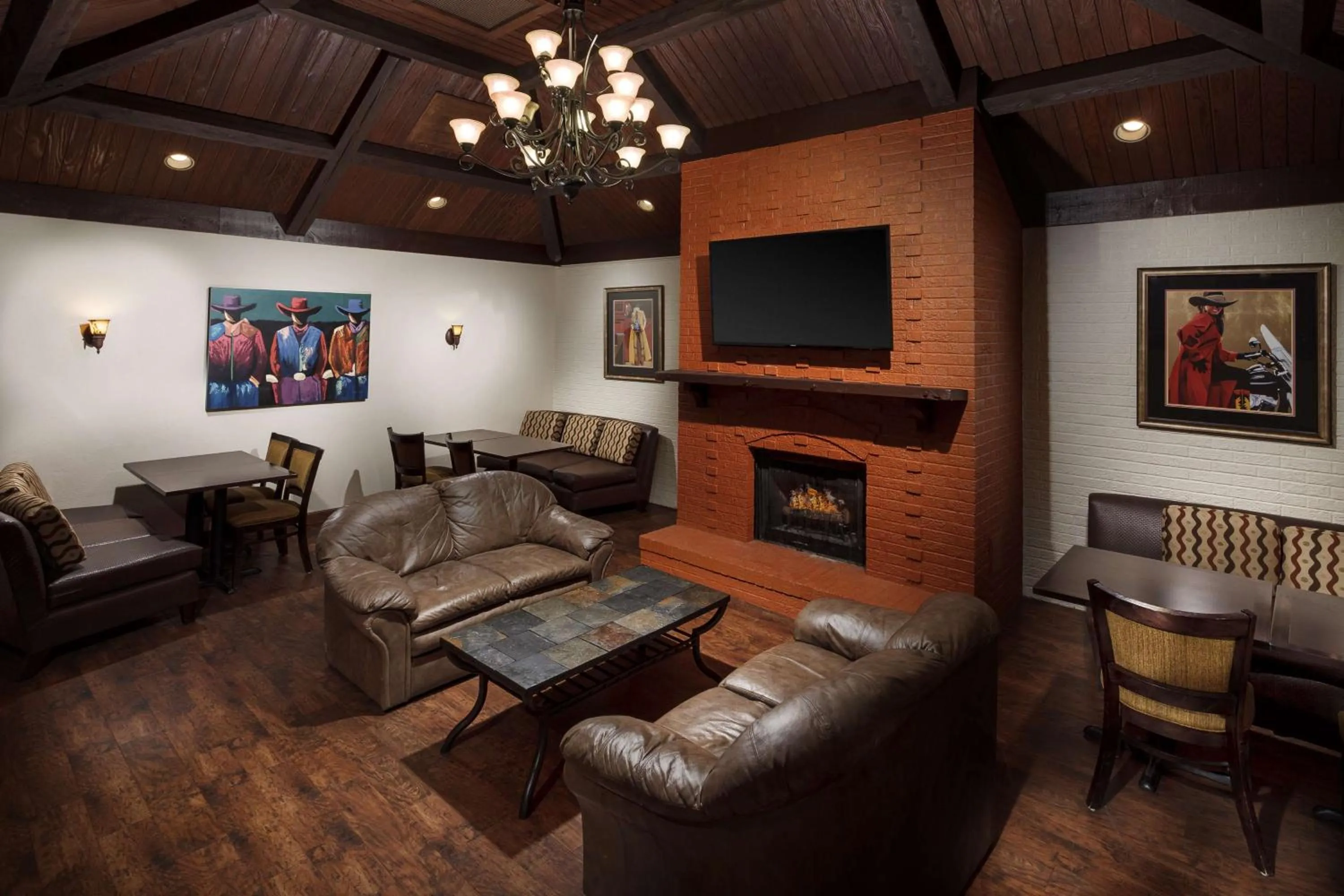 Lounge or bar in Roosevelt Grand Dakota SureStay Collection by Best Western