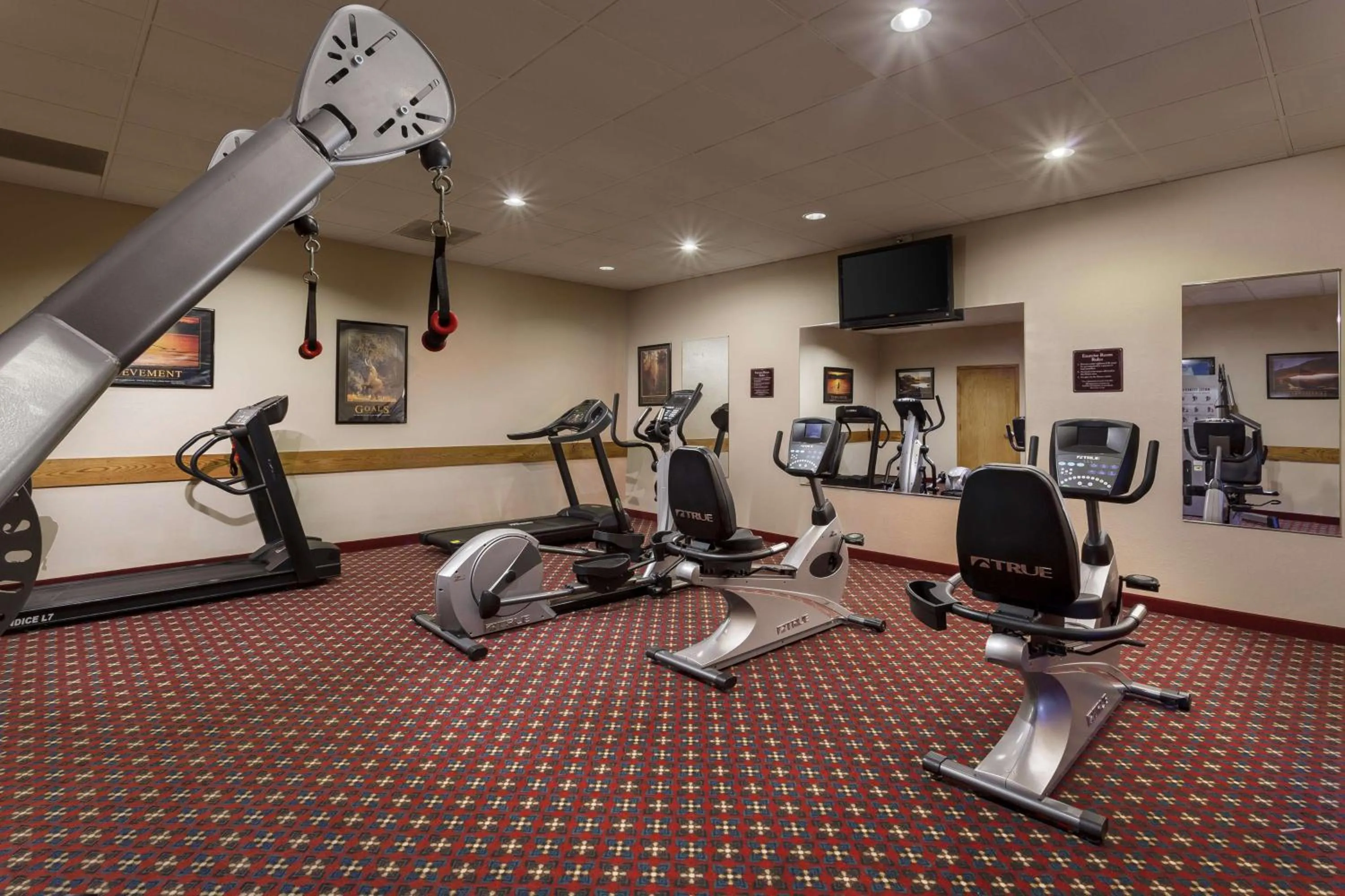 Spa and wellness centre/facilities in Roosevelt Grand Dakota SureStay Collection by Best Western