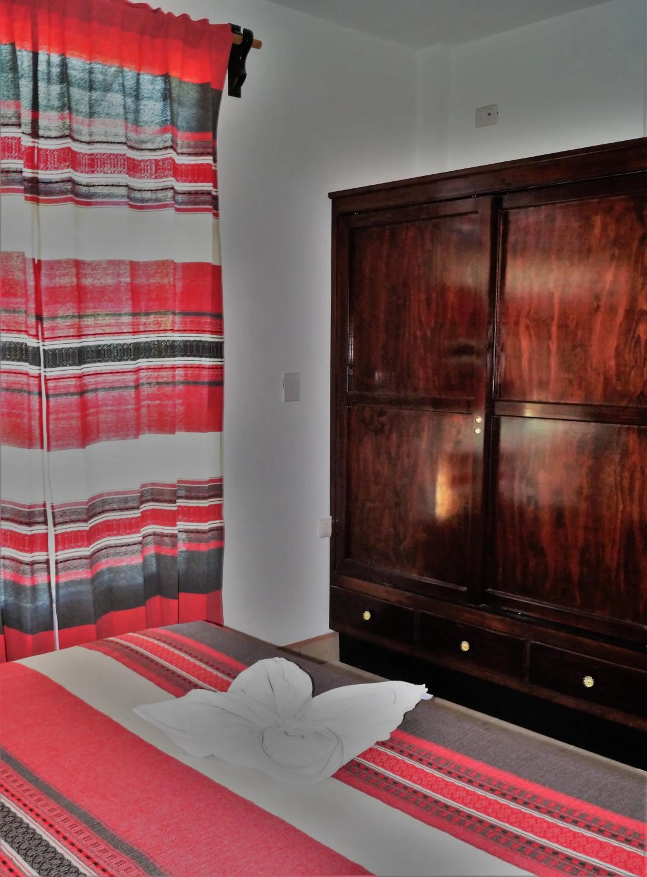 Bedroom, TV/Entertainment Center in HOTEL CARMELITA MITLA