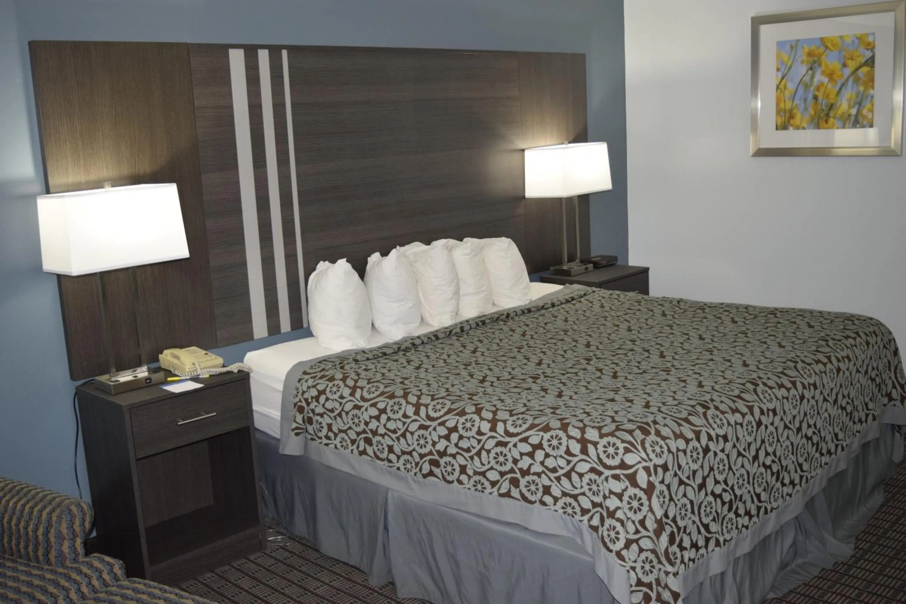 Bed in Days Inn by Wyndham Rock Falls