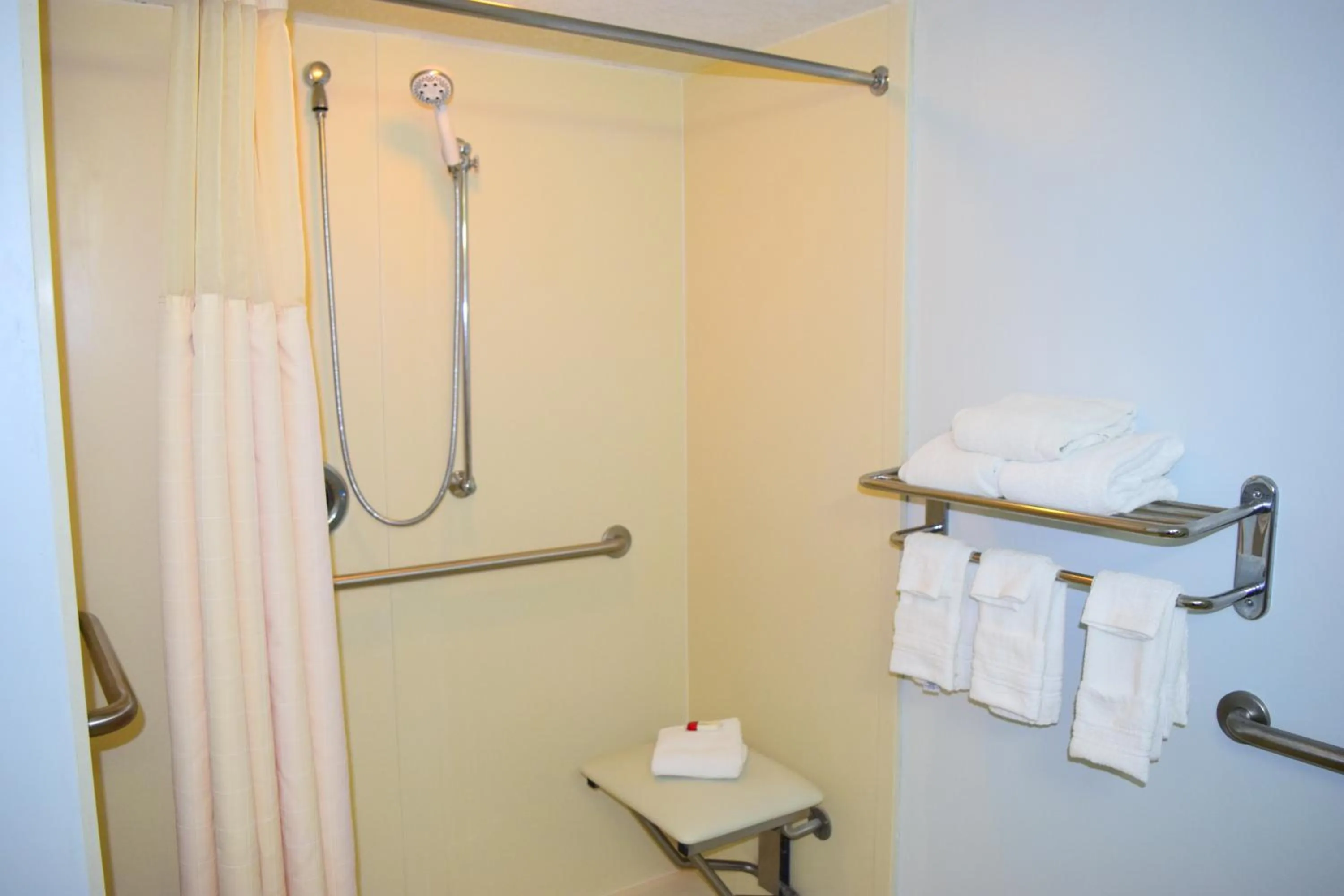 Shower in Days Inn by Wyndham Rock Falls