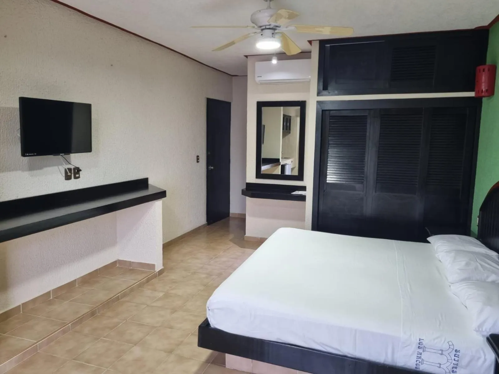 Bed in Suites Los Arcos