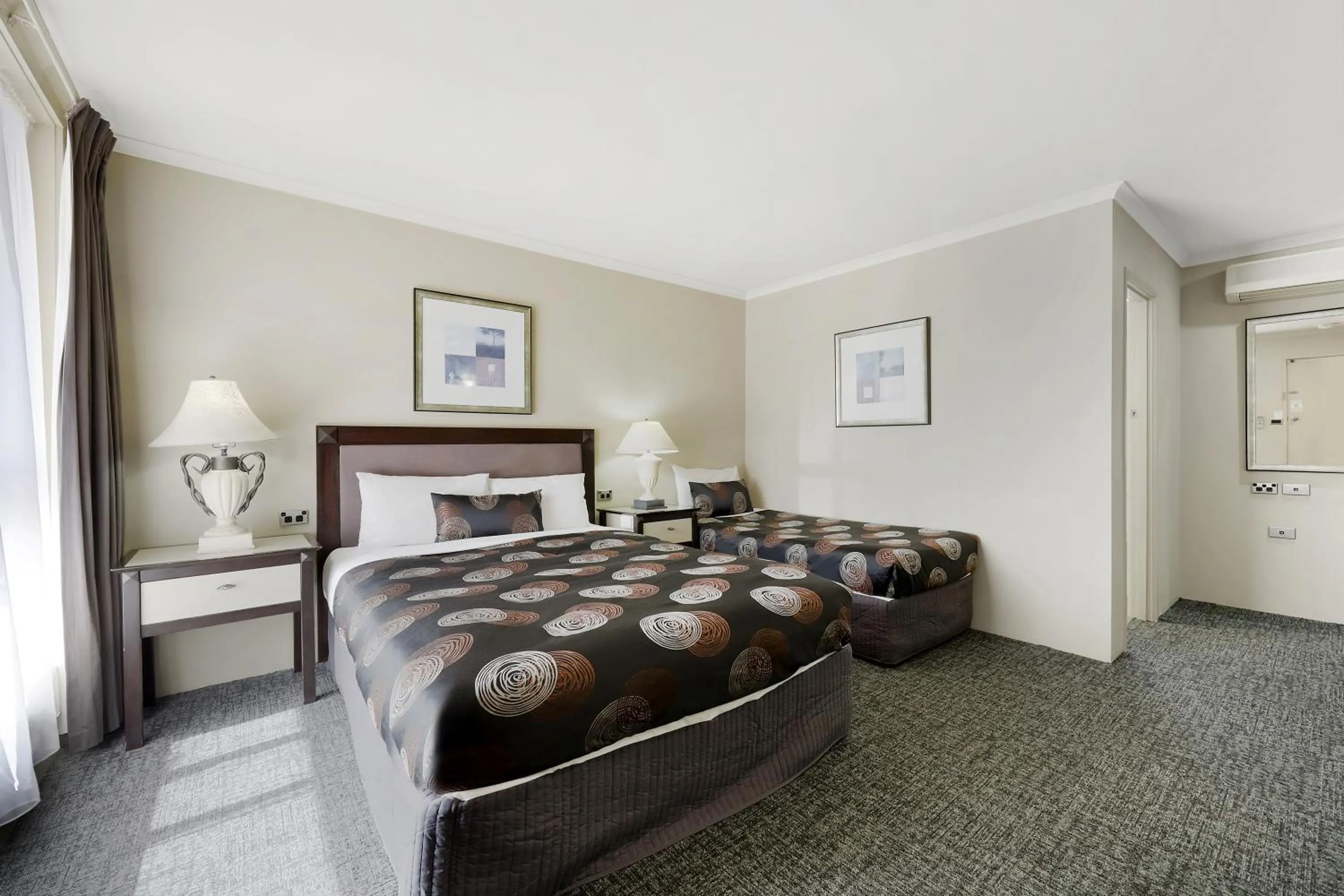 Bed in Comfort Inn On Raglan