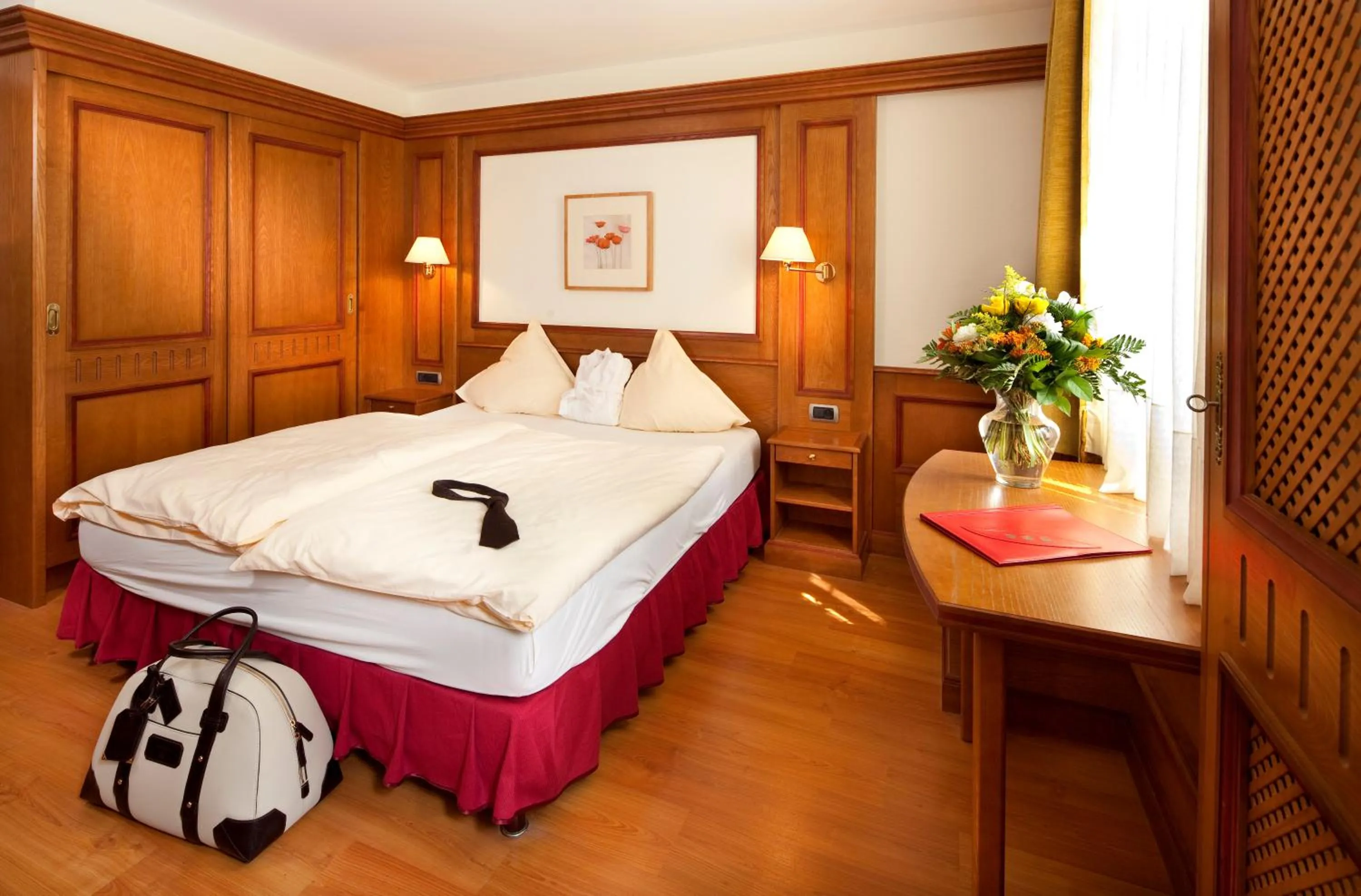 Bedroom, Bed in Spa Hôtel Restaurant Au Lion d'Or