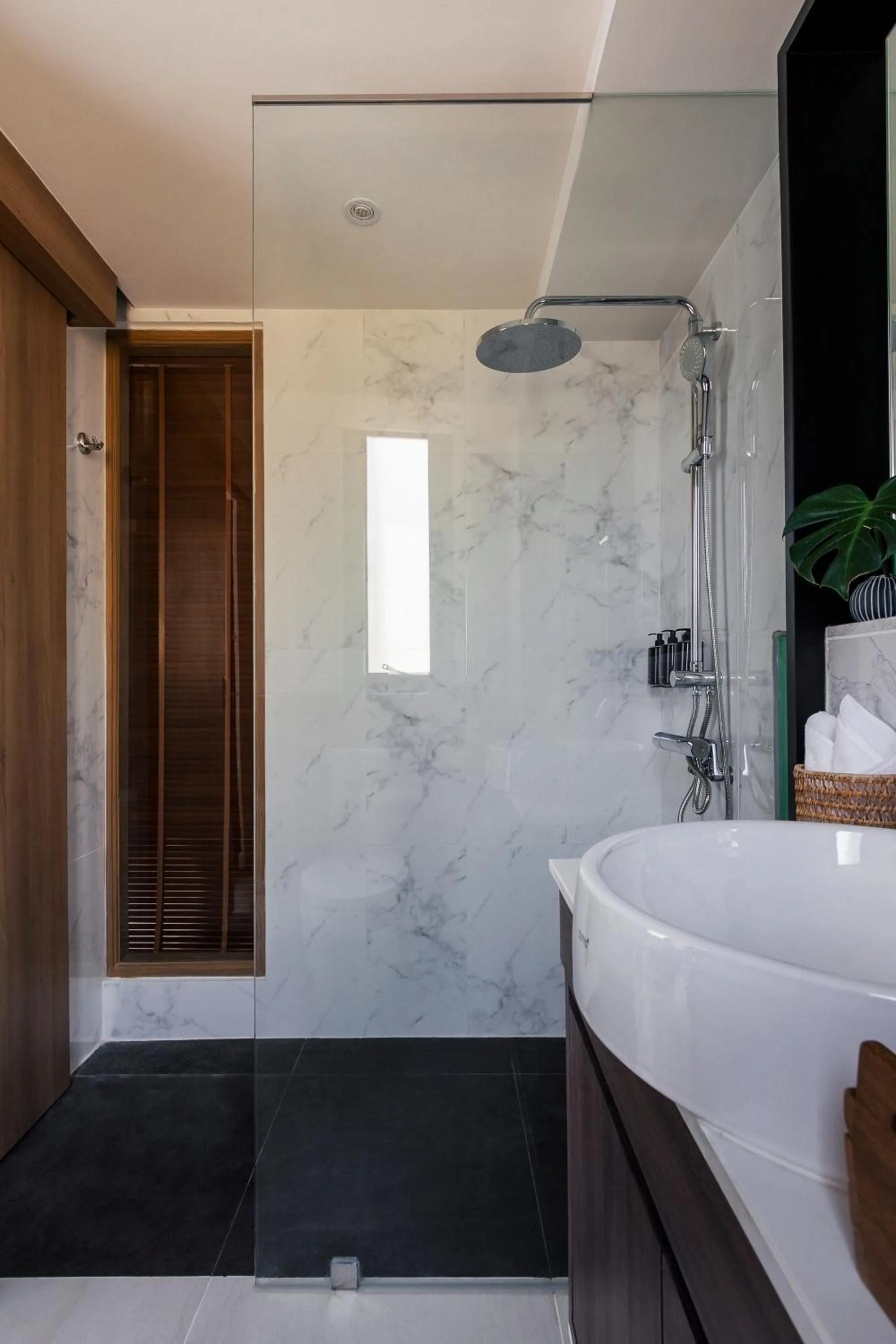 Shower in HOMM Boutique Hotel