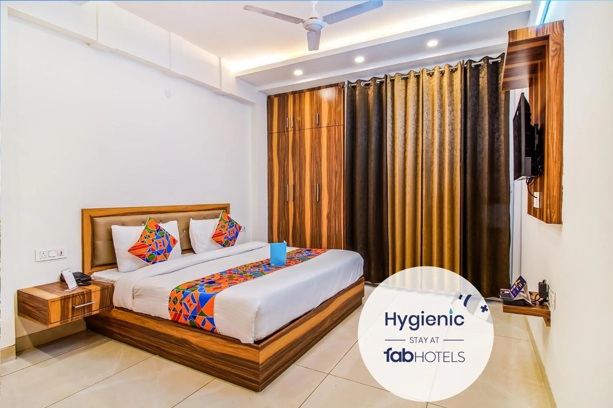 Bedroom, Bed in FabHotel Kiara- 400 meters from Medanta hospital