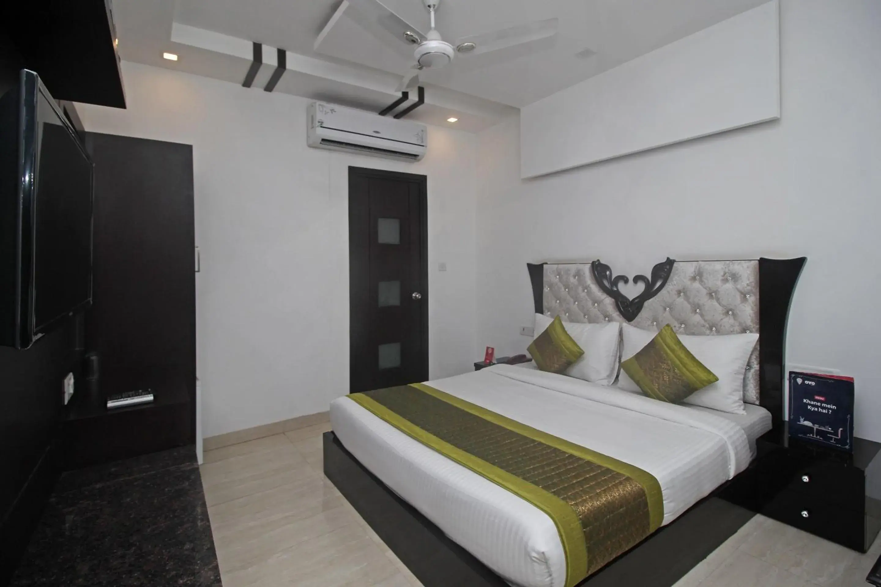 Deluxe Room - single occupancy in FabHotel Arihant Inn Deluxe Room - single occupancy in FabHotel Arihant Inn