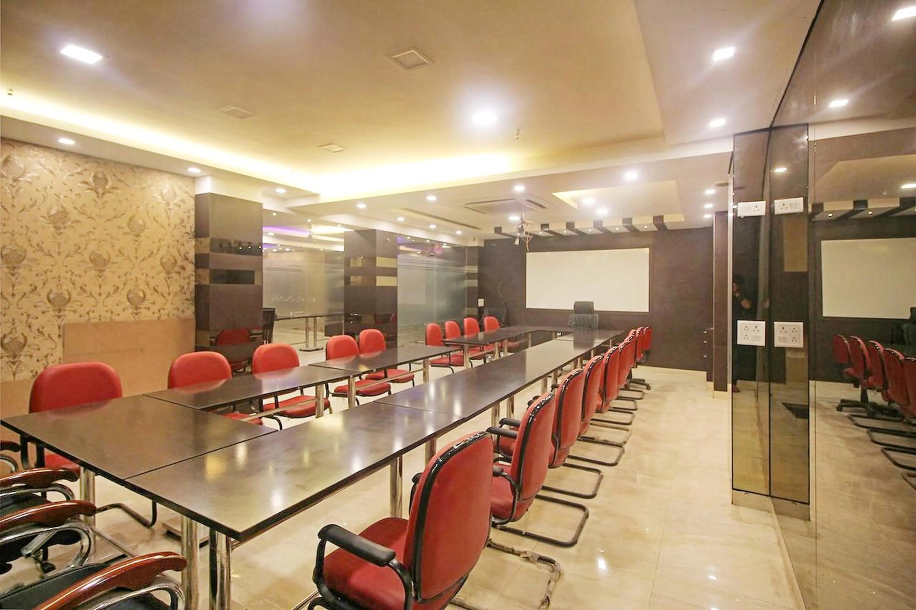 Meeting/conference room in FabHotel Arihant Inn