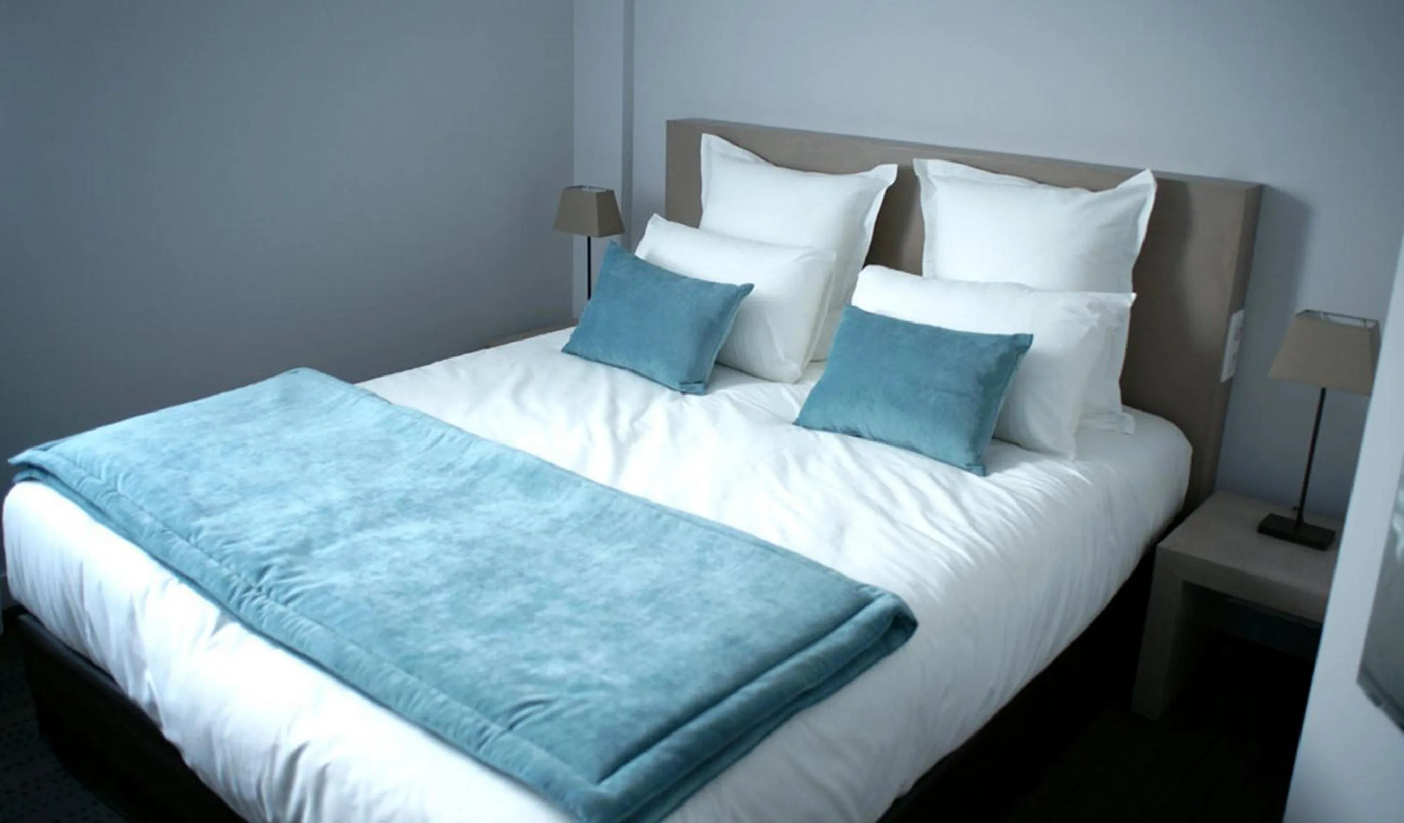 Bed in The Originals Boutique, Hôtel La Grange, Niort