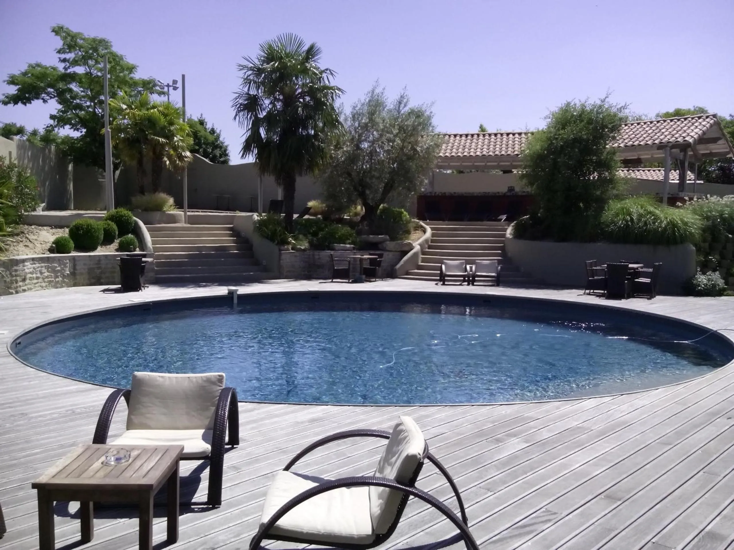 Patio in The Originals Boutique, Hôtel La Grange, Niort