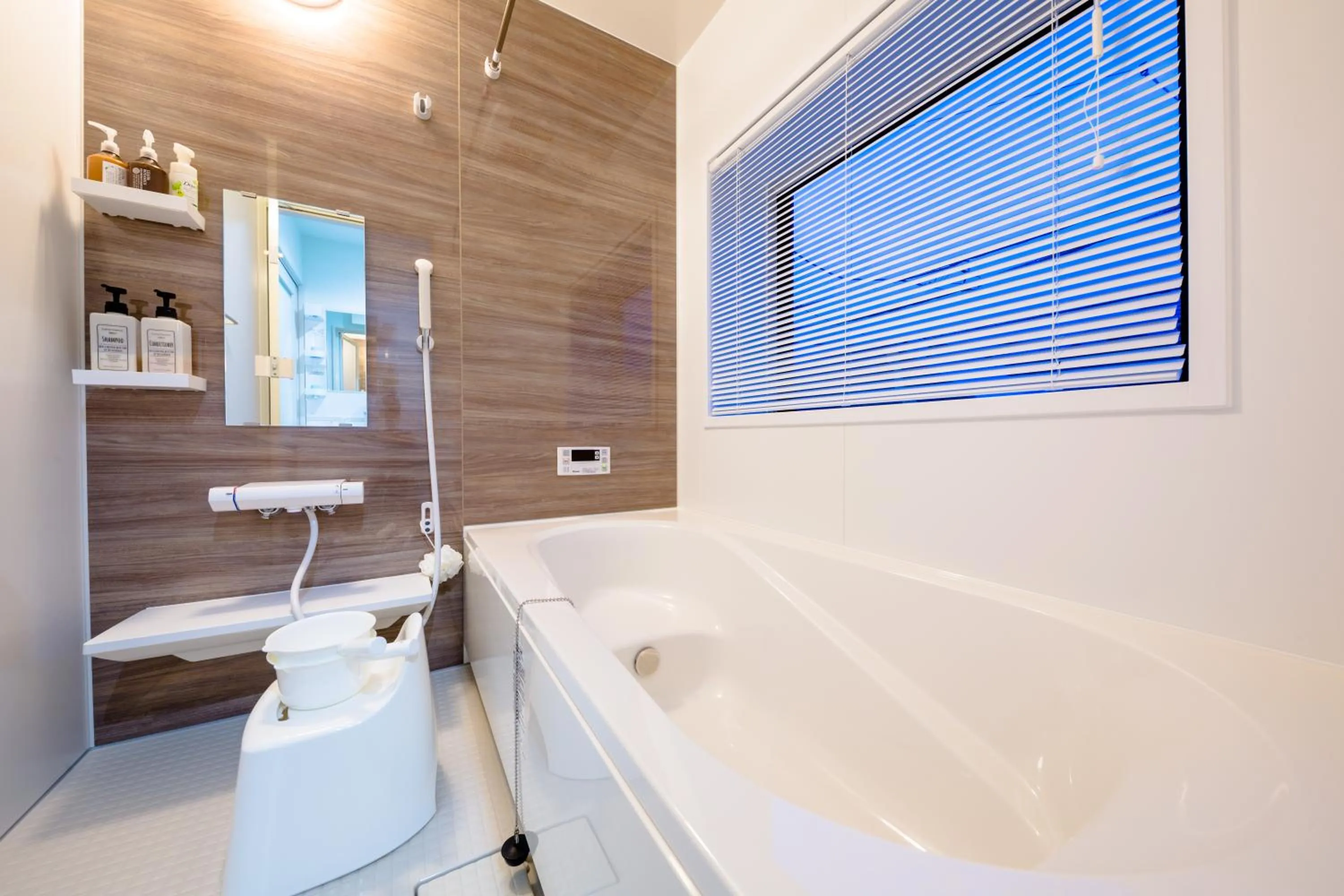 Hot Tub in Villa Hanasaku Fujikawaguchiko B