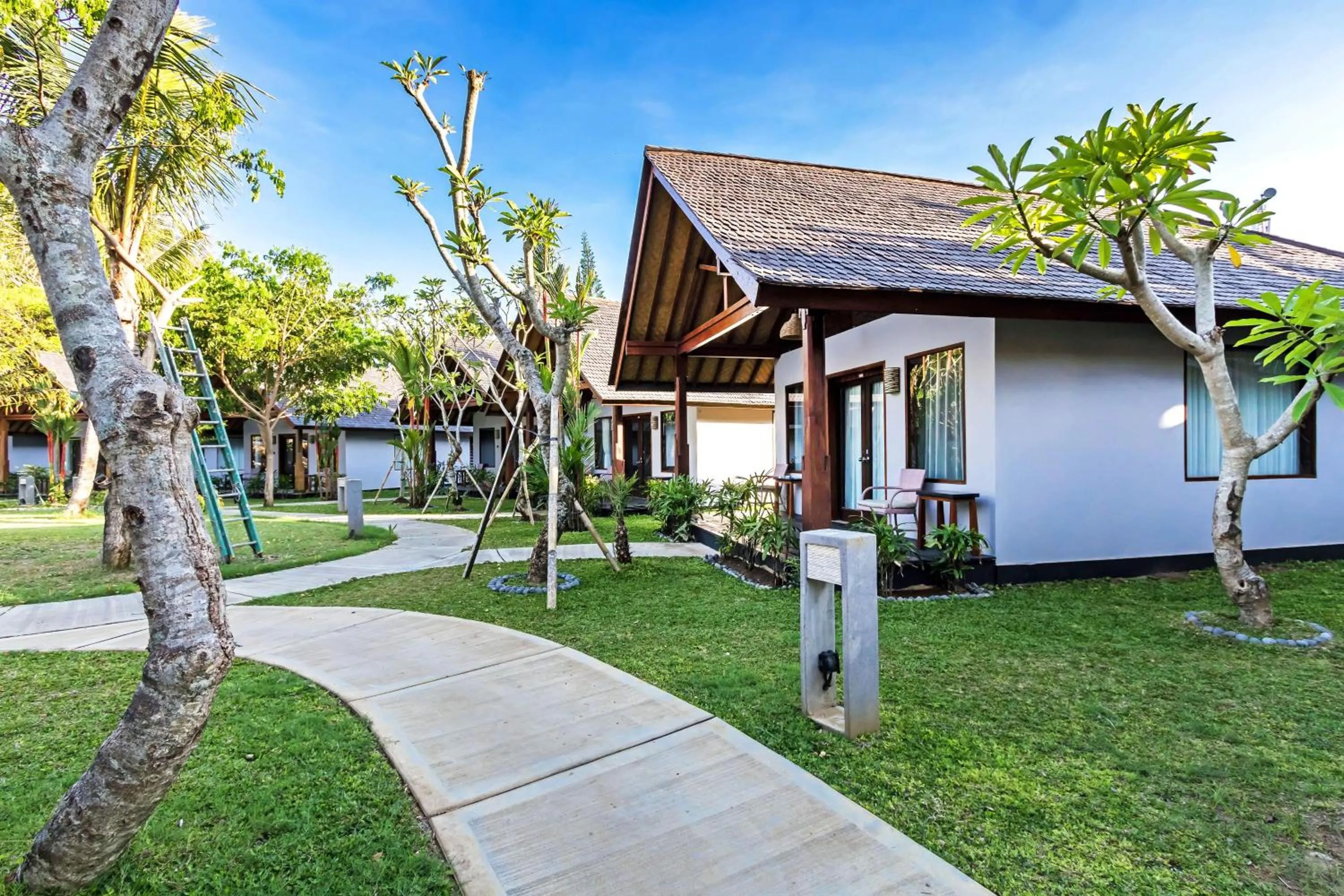 Facade/entrance in Kashantee Village