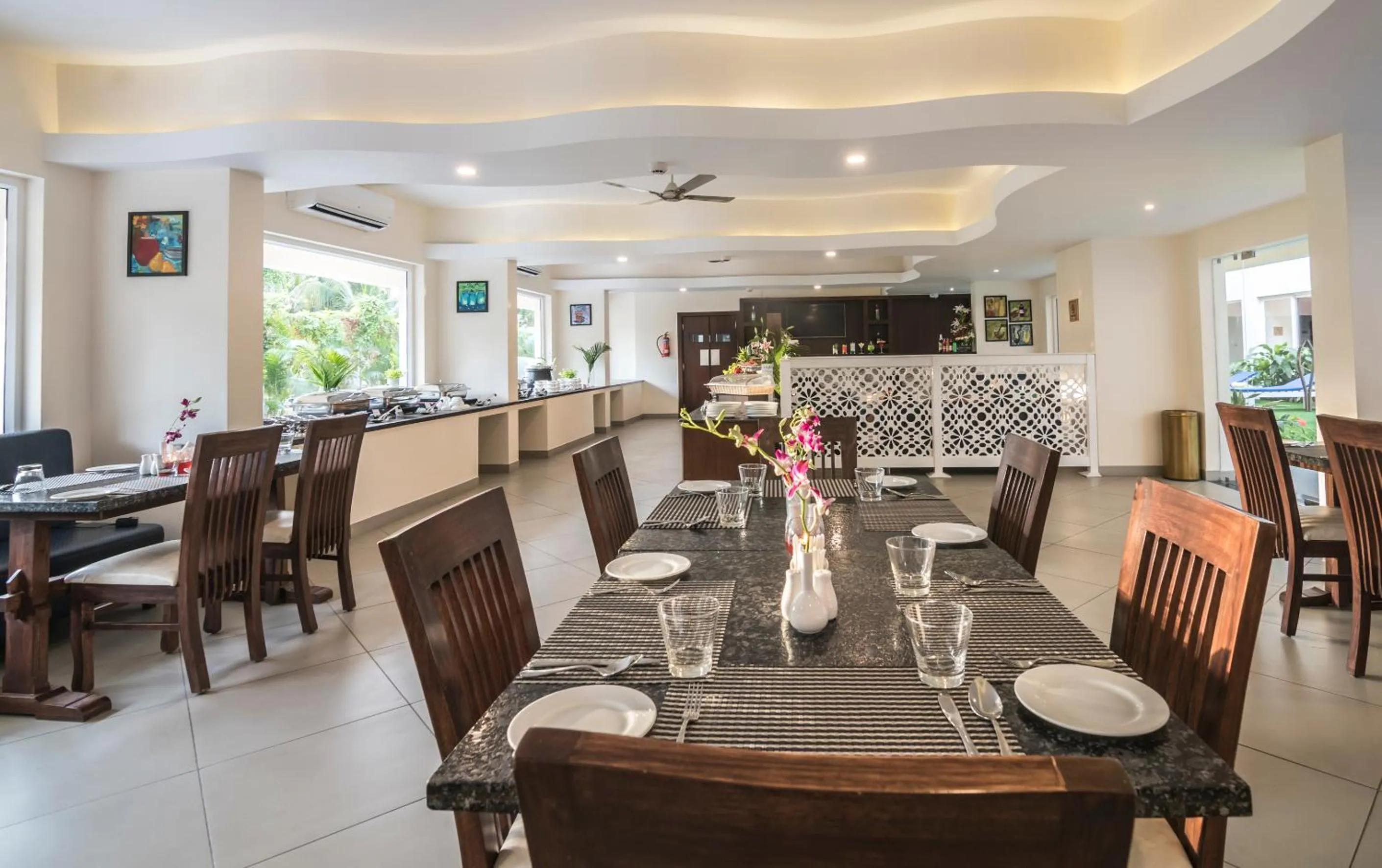 Restaurant/places to eat in Regenta Central North Goa, Arpora