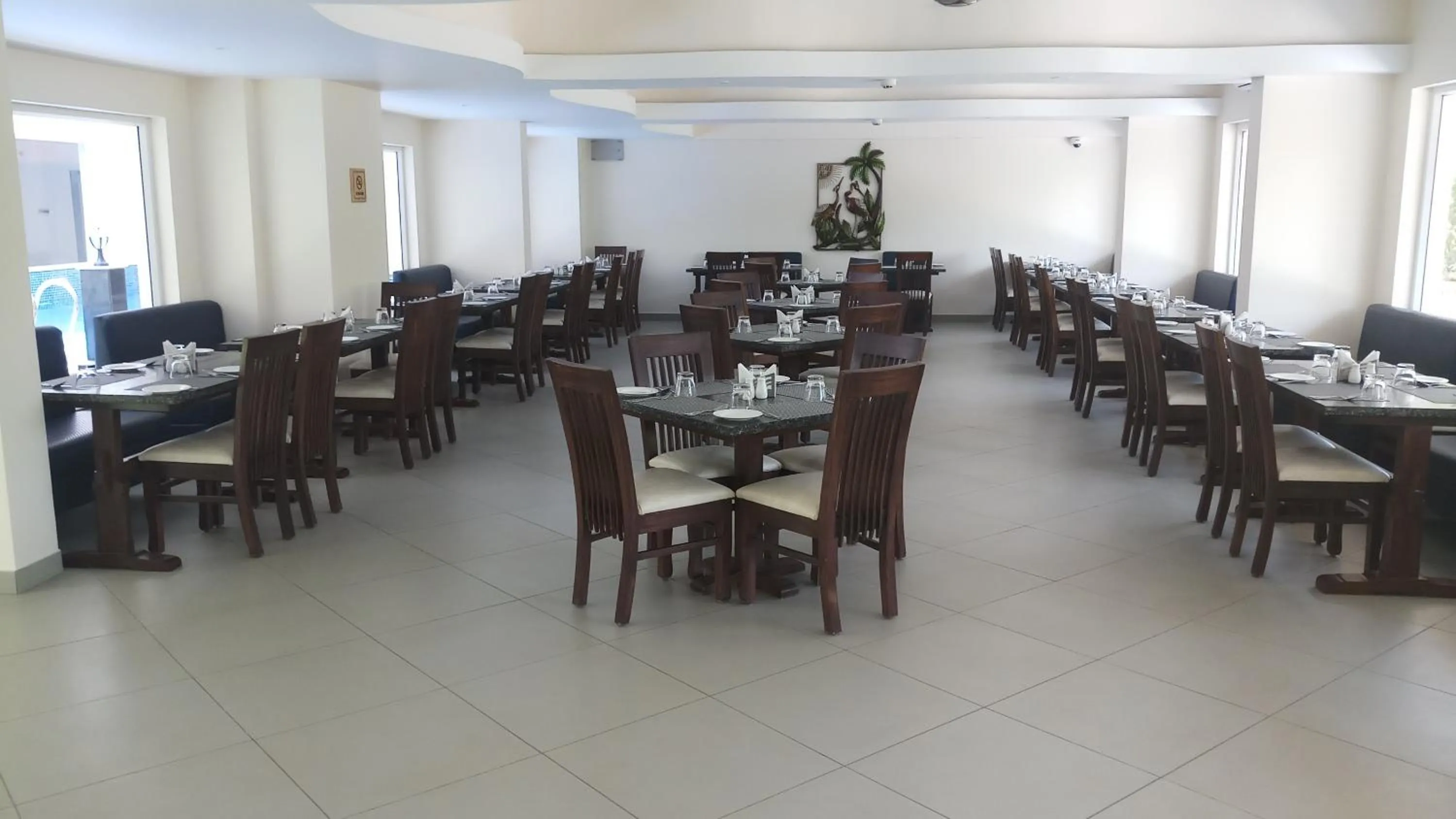 Restaurant/places to eat in Regenta Central North Goa, Arpora