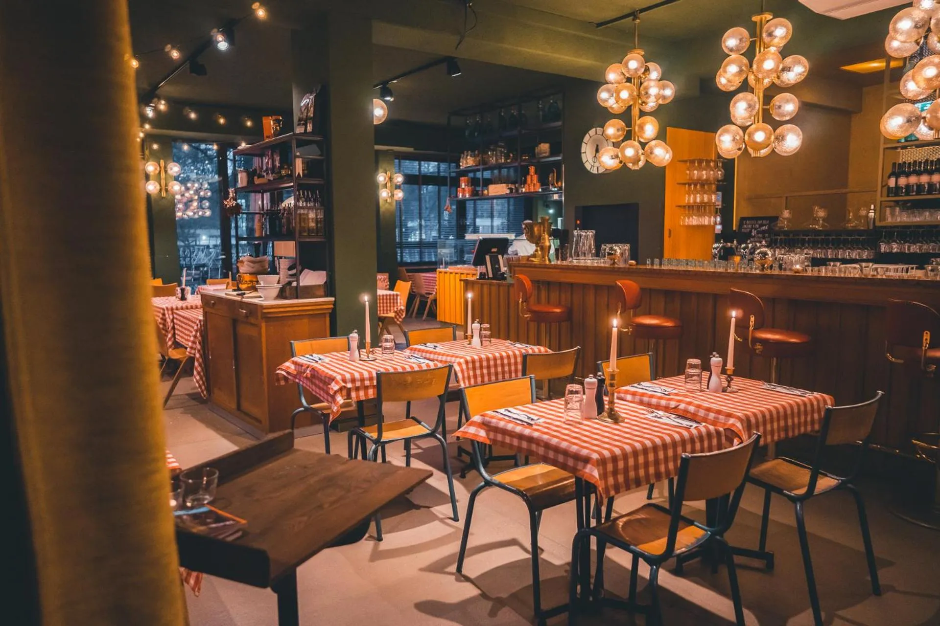 Restaurant/places to eat in Hotel Luis