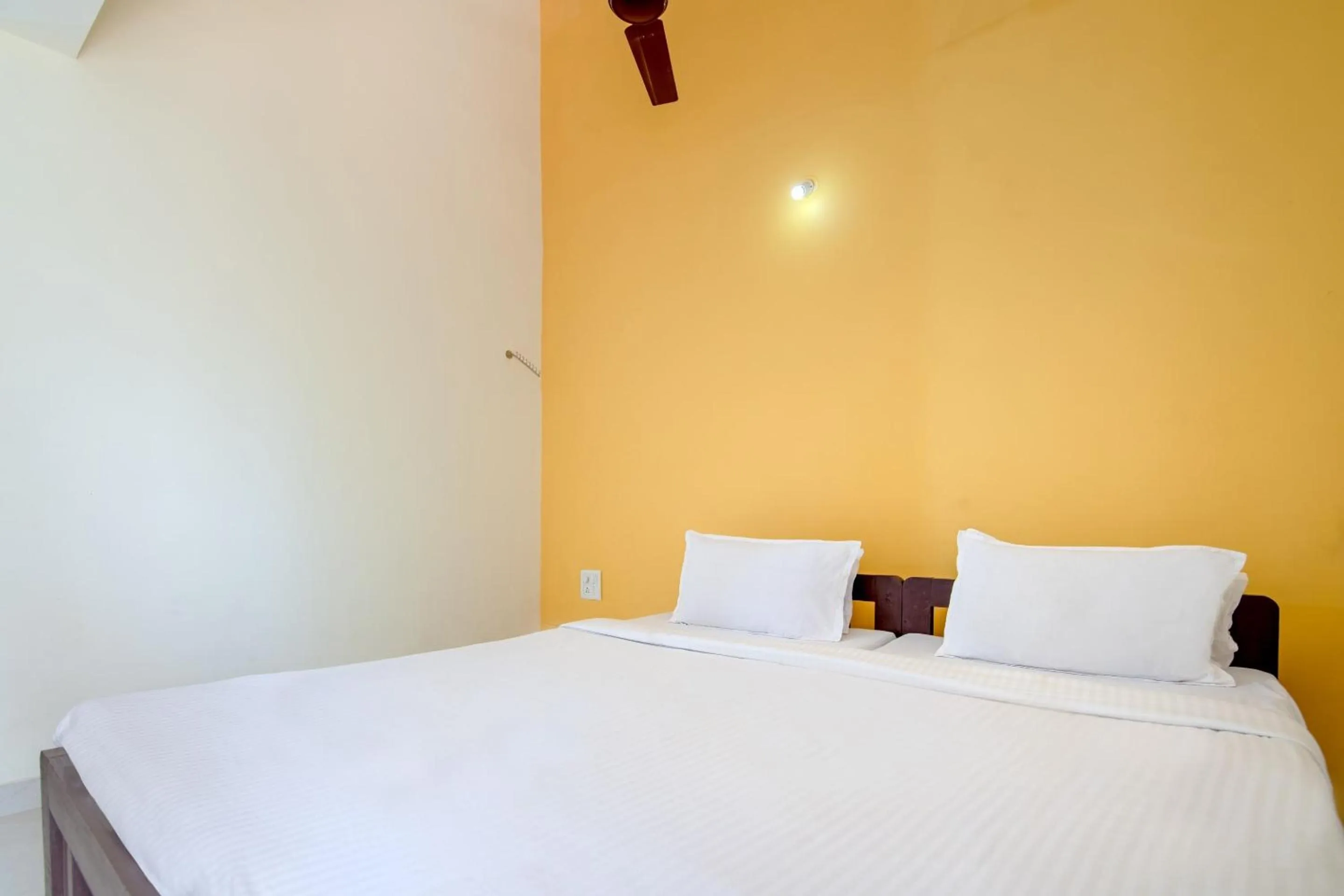 Facade/entrance, Bed in SPOT ON PS Guest House