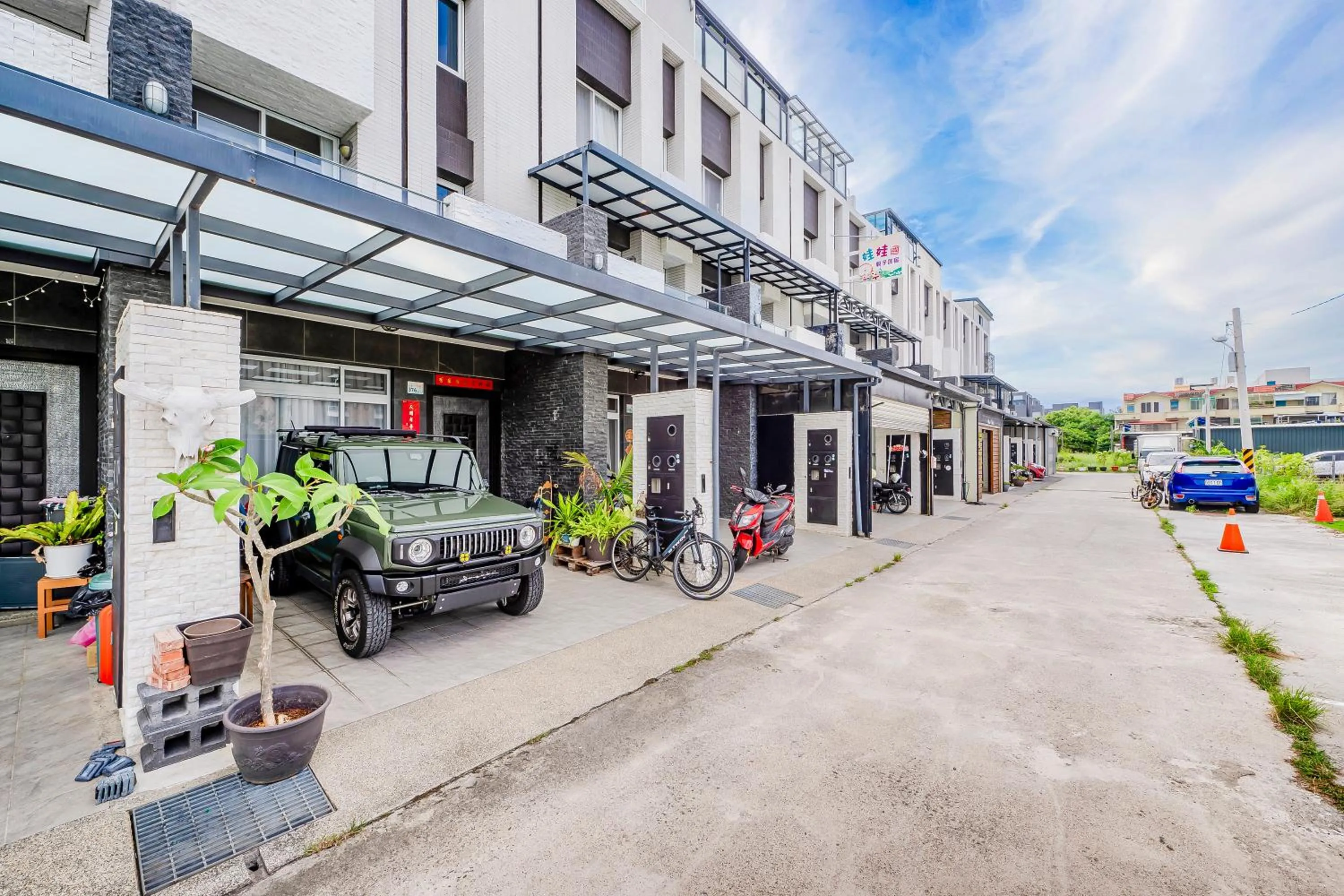 Property building in Surf house