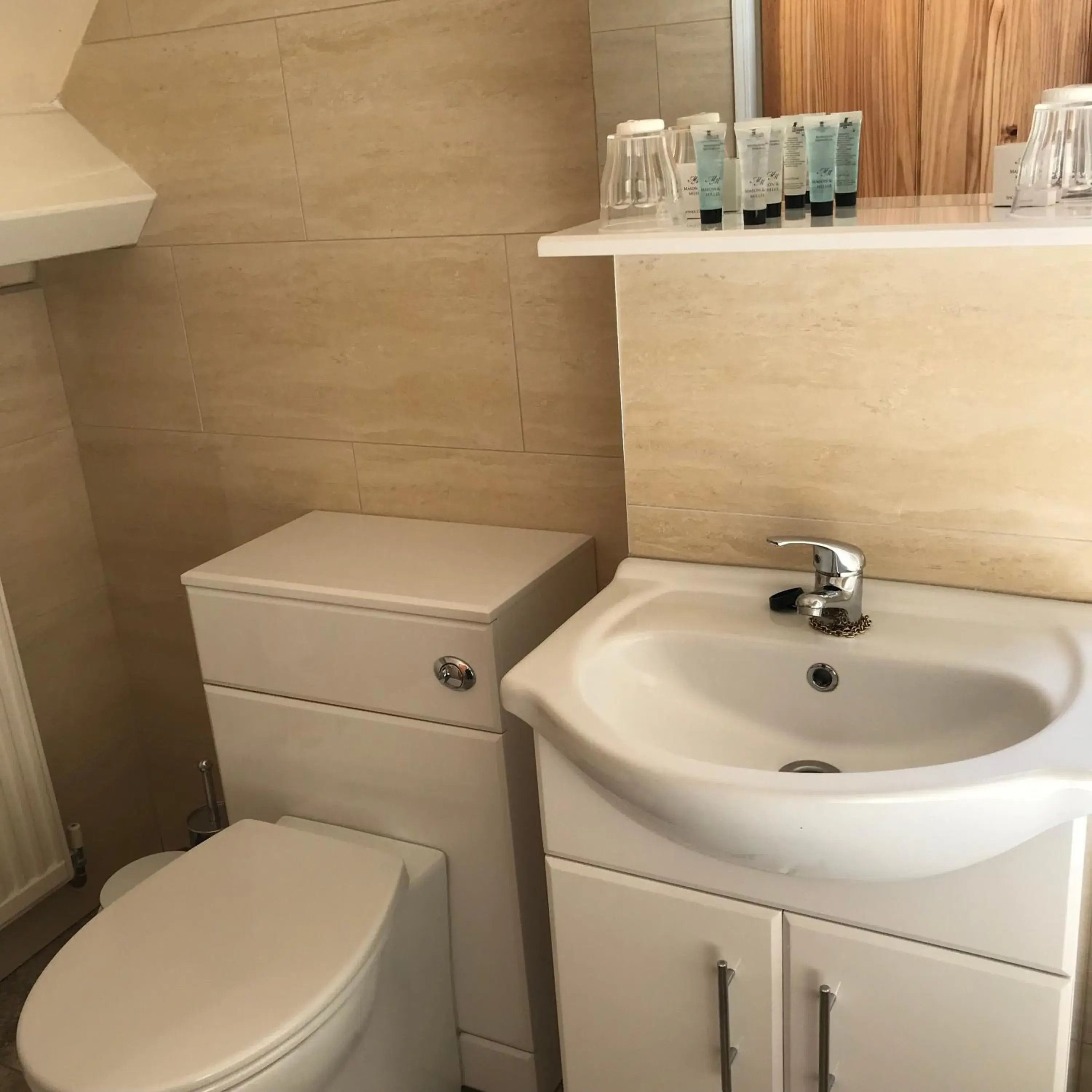 Basic Double Room in Grosvenor Hotel Basic Double Room in Grosvenor Hotel