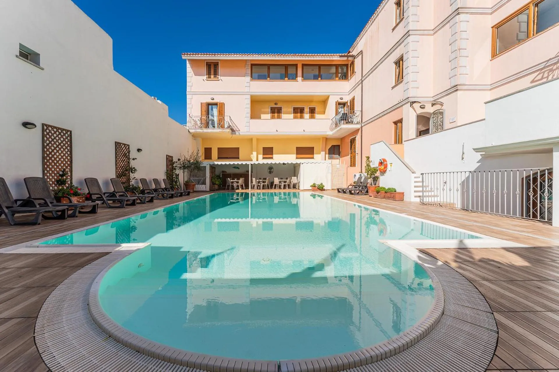 Property building in Cristal Blu