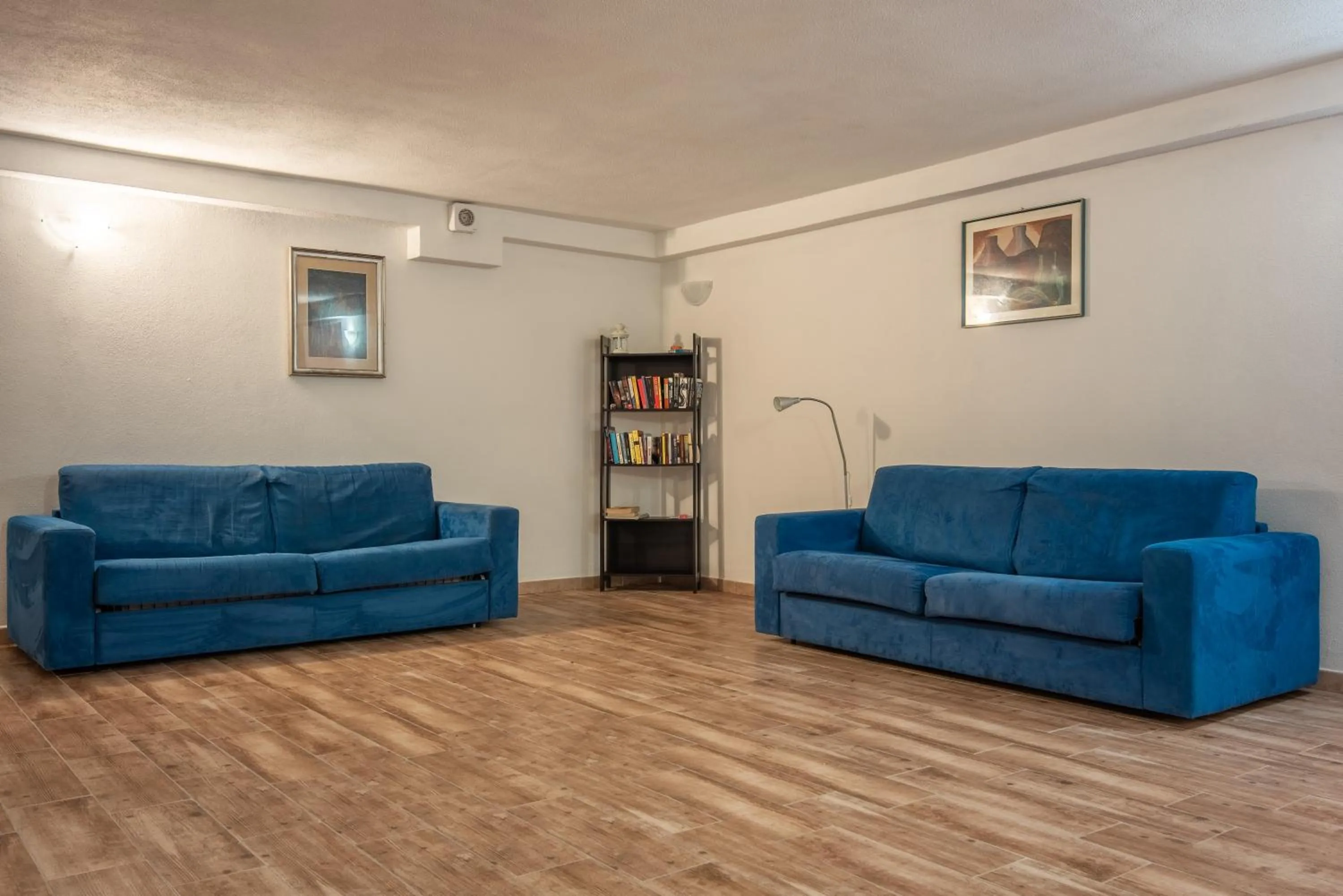 Communal lounge/ TV room in Cristal Blu