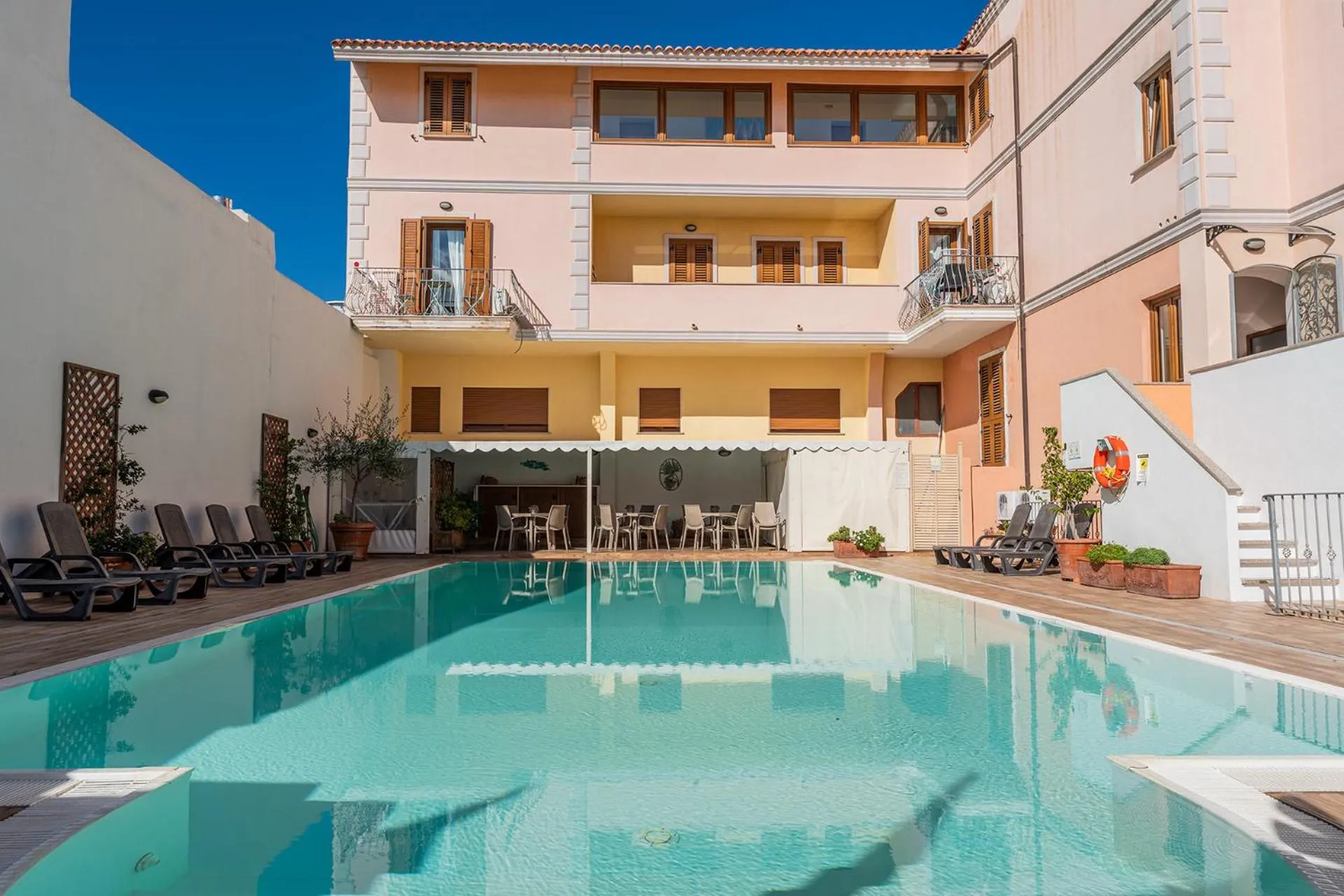 Property building in Cristal Blu