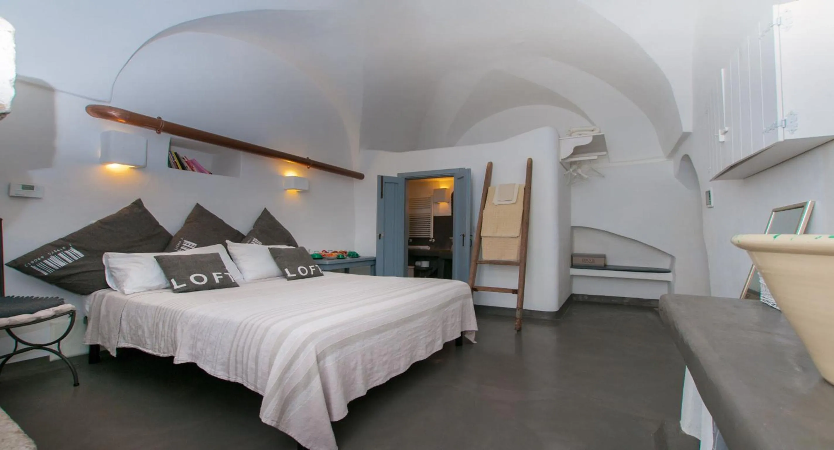 Photo of the whole room in I 7 Archi Guest House