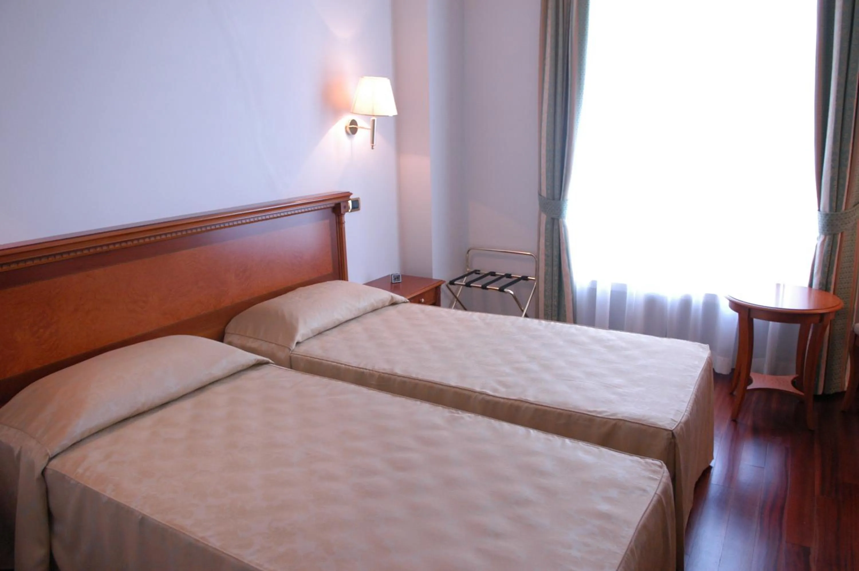 Photo of the whole room in Pilgrim's Hotel