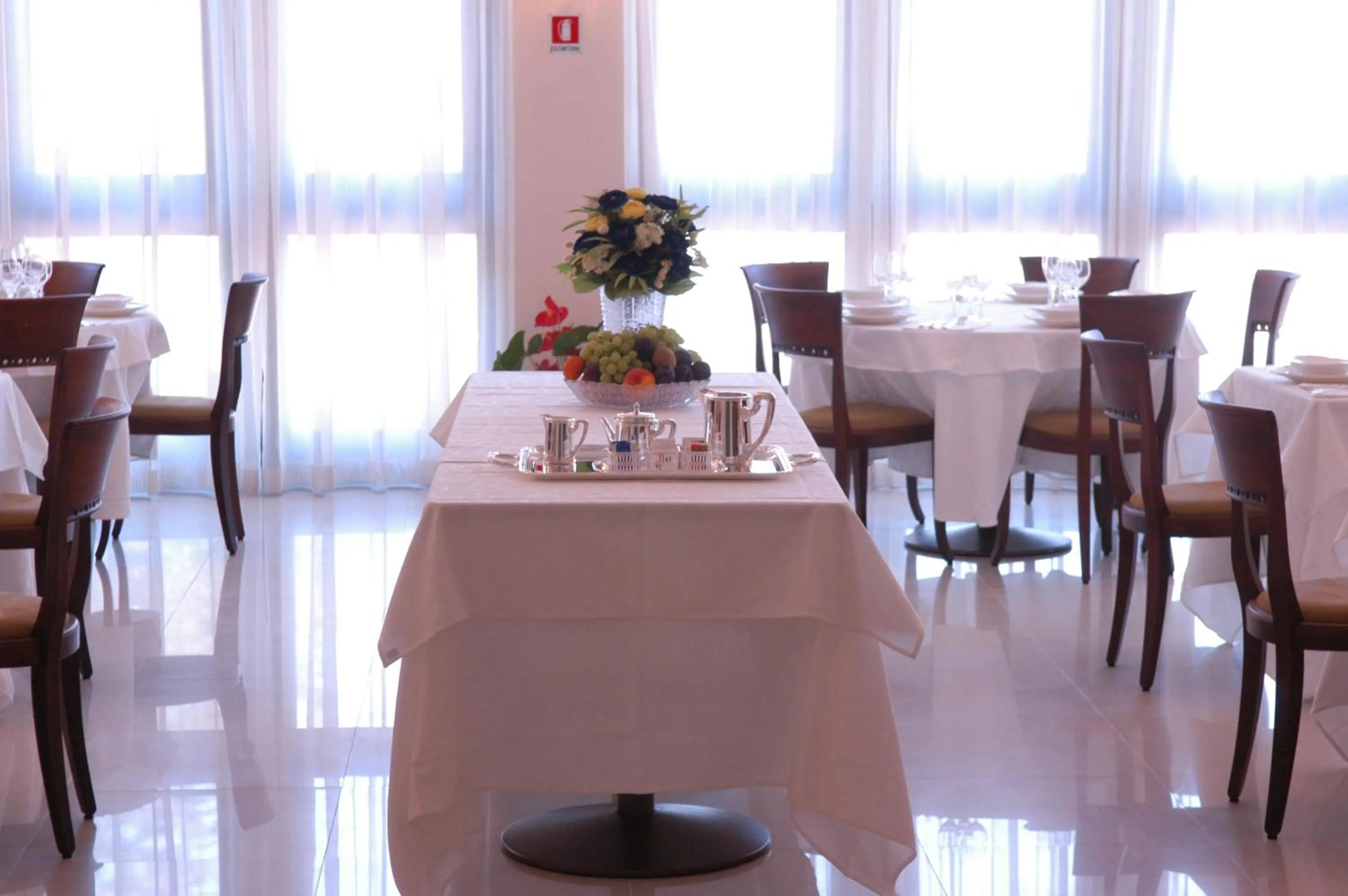 Restaurant/places to eat in Pilgrim's Hotel