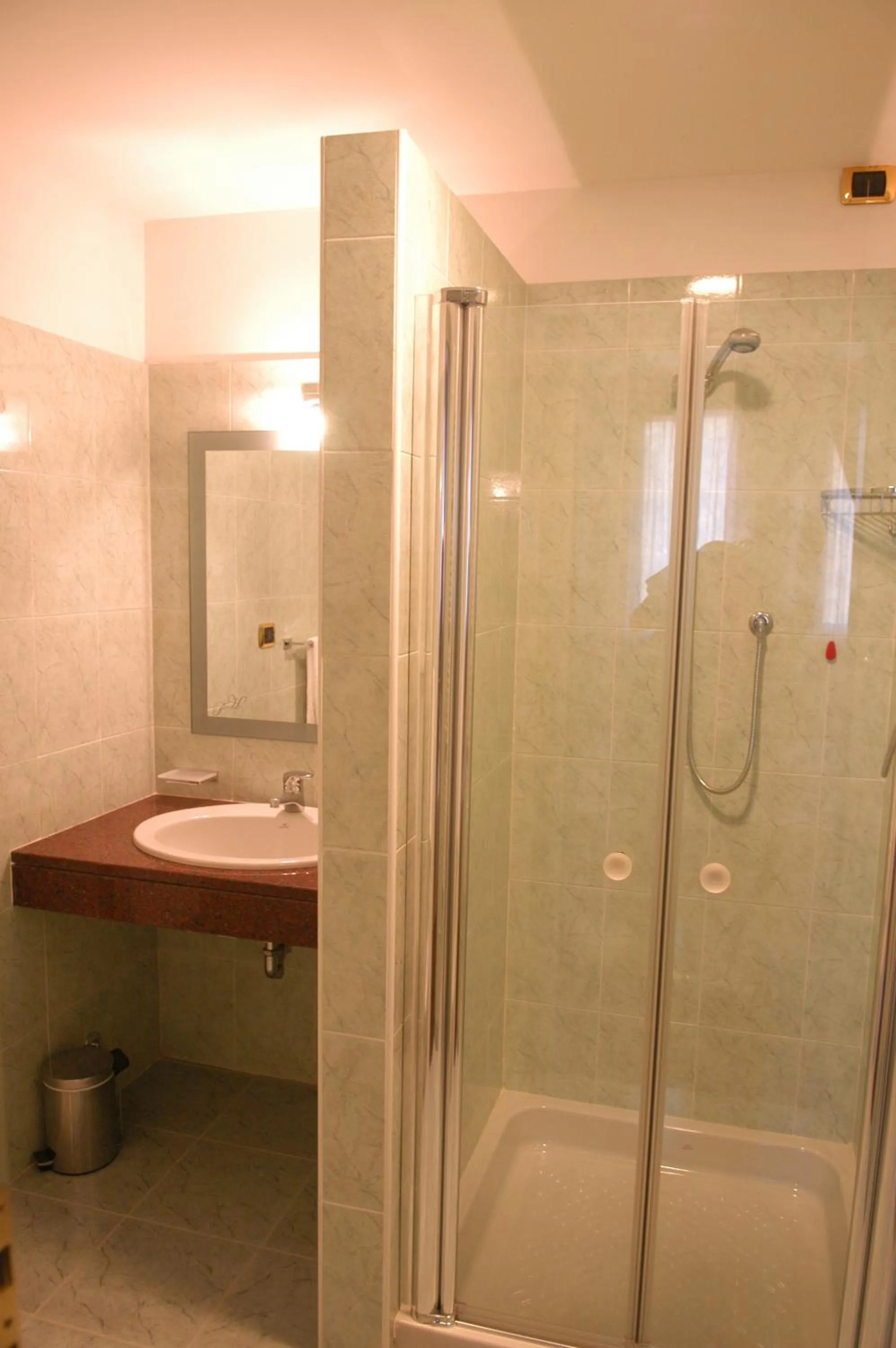 Bathroom in Pilgrim's Hotel