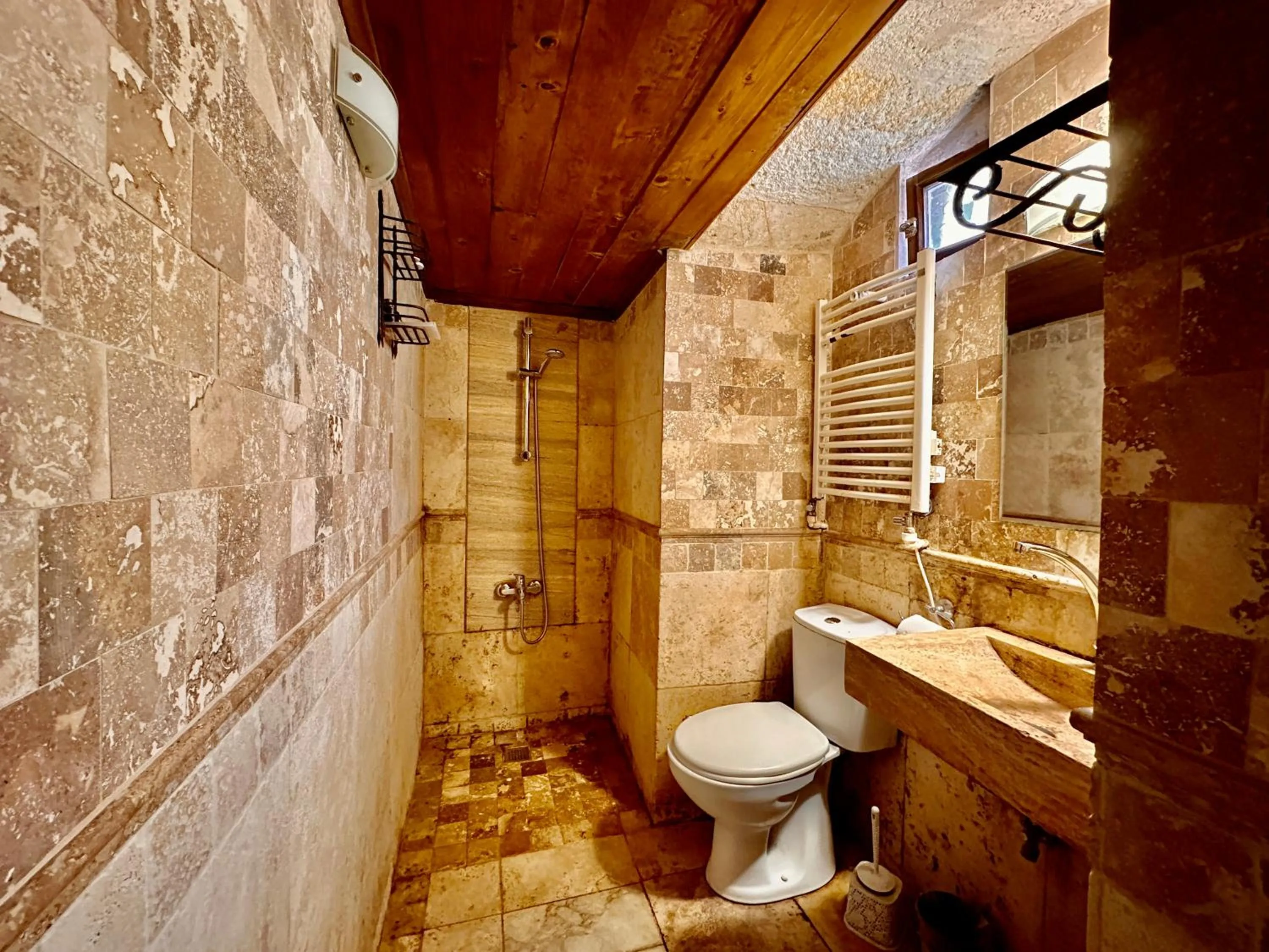 Shower in Harkasos Cave Hotel